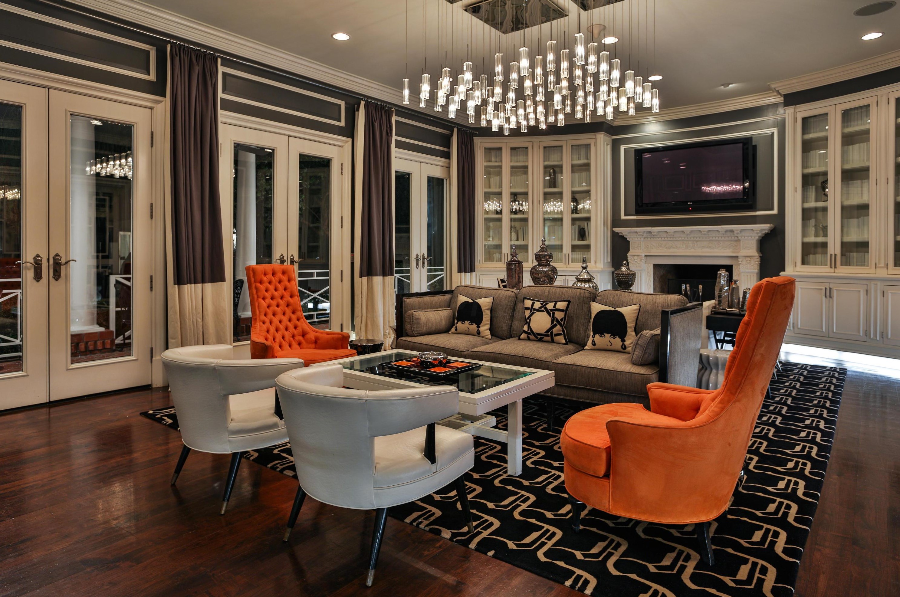 155 Main St, Columbus OH  43215-5000 exterior