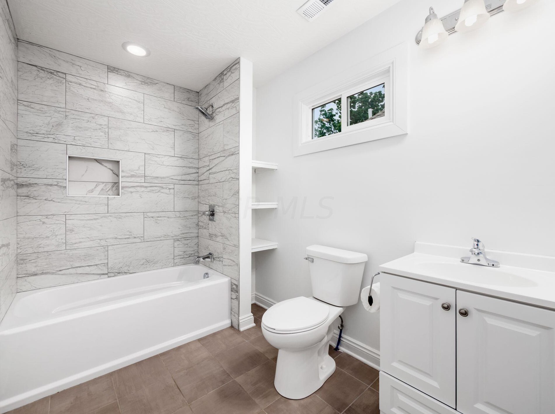 349 Warren Ave, Columbus OH  43204-3057 exterior