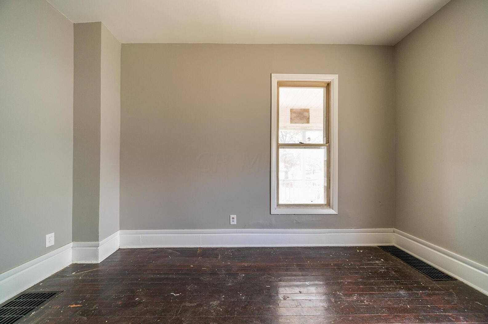 1498 Briarwood Ave, Columbus OH 43211-1407 exterior