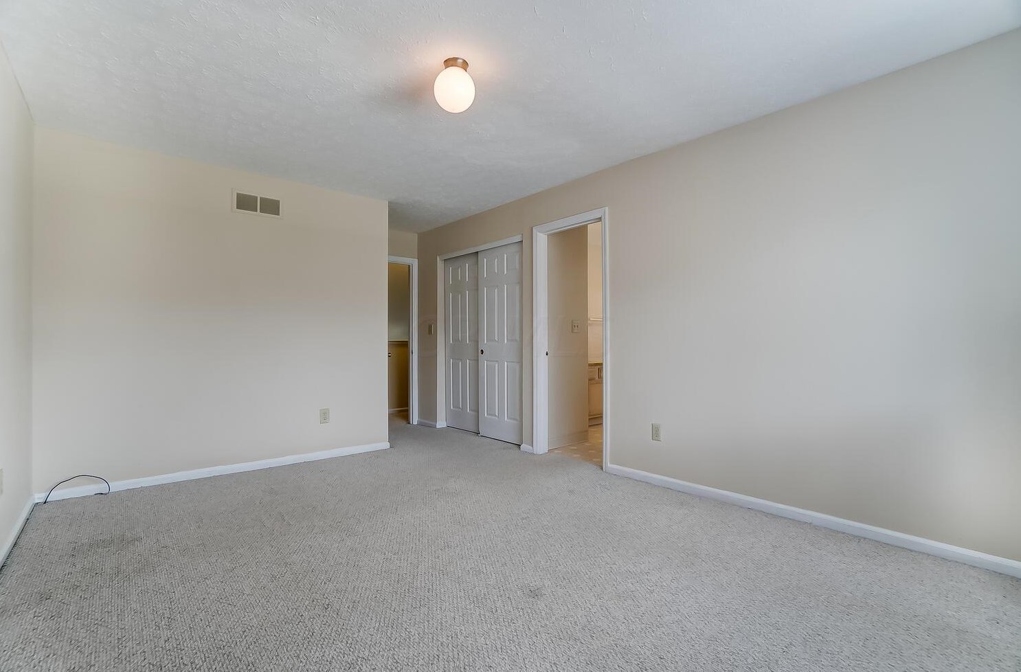 3682 Hilliard Sta Rd, Hilliard OH 43026-9338 exterior