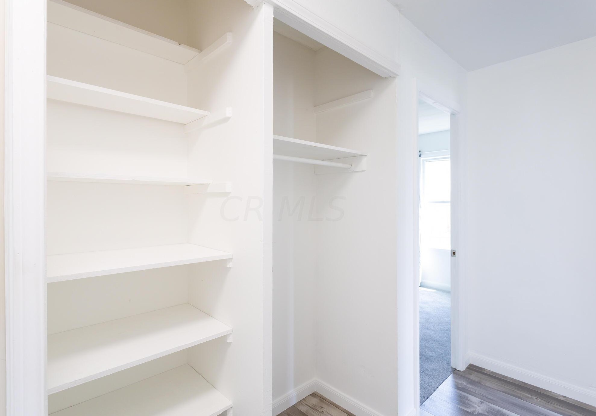 2756 Dolby Dr, Columbus OH  43207-3650 exterior