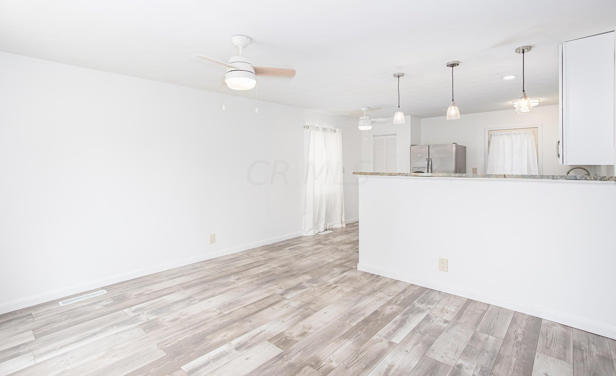 2756 Dolby Dr, Columbus OH  43207-3650 exterior