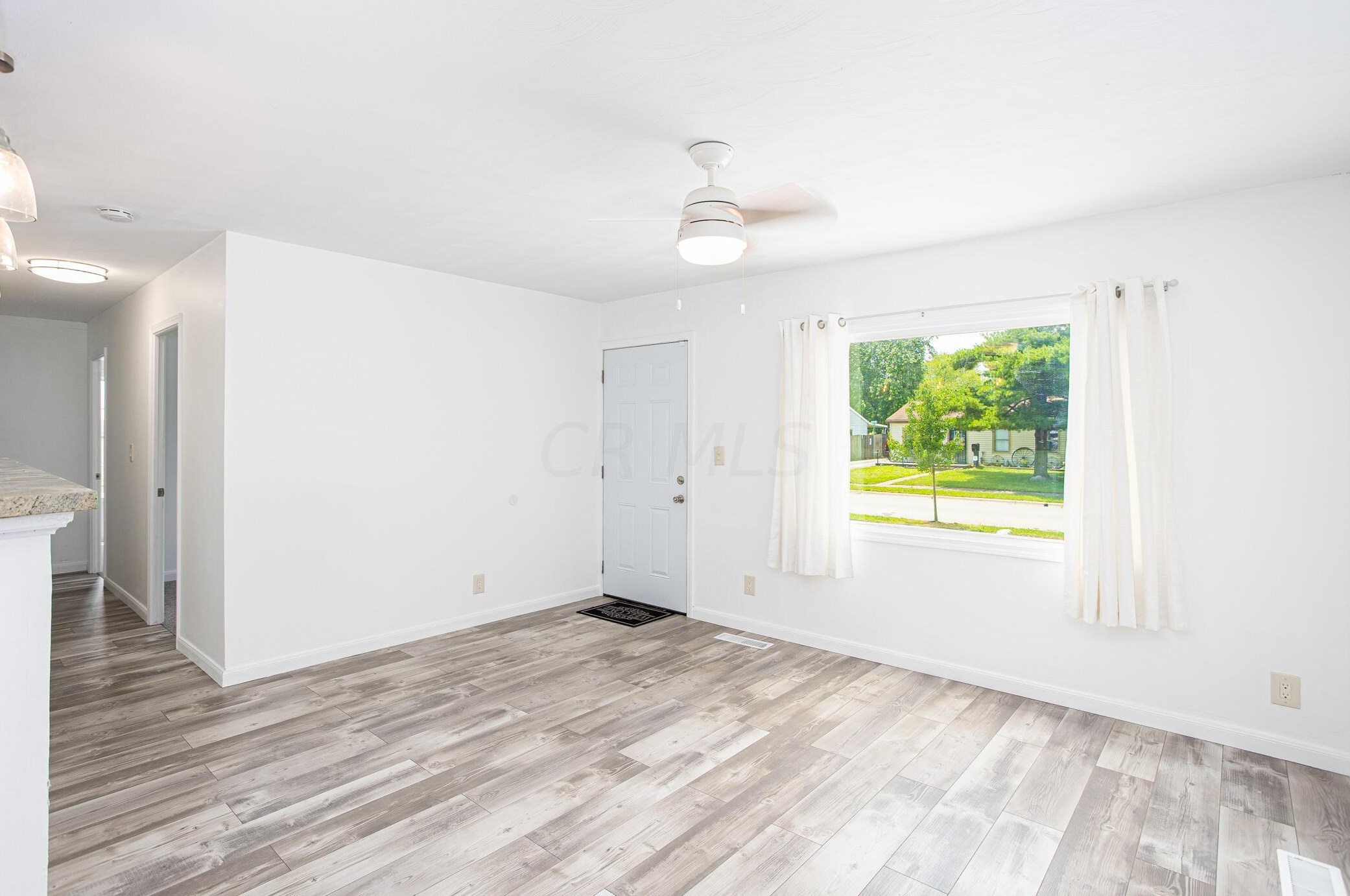 2756 Dolby Dr, Columbus OH  43207-3650 exterior