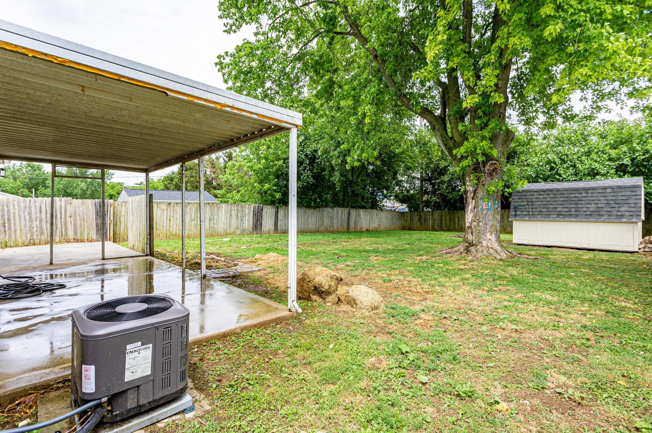 2756 Dolby Dr, Columbus OH  43207-3650 exterior