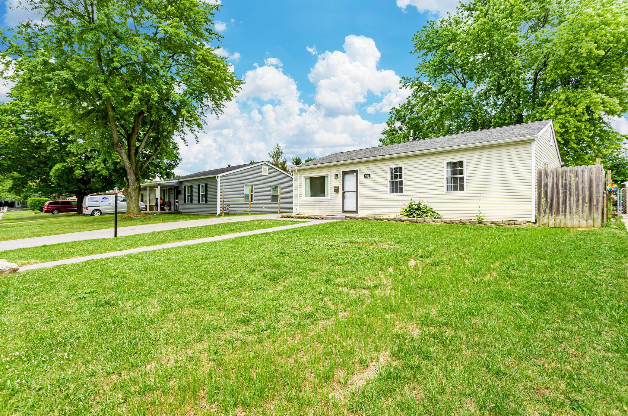 2756 Dolby Dr, Columbus OH  43207-3650 exterior