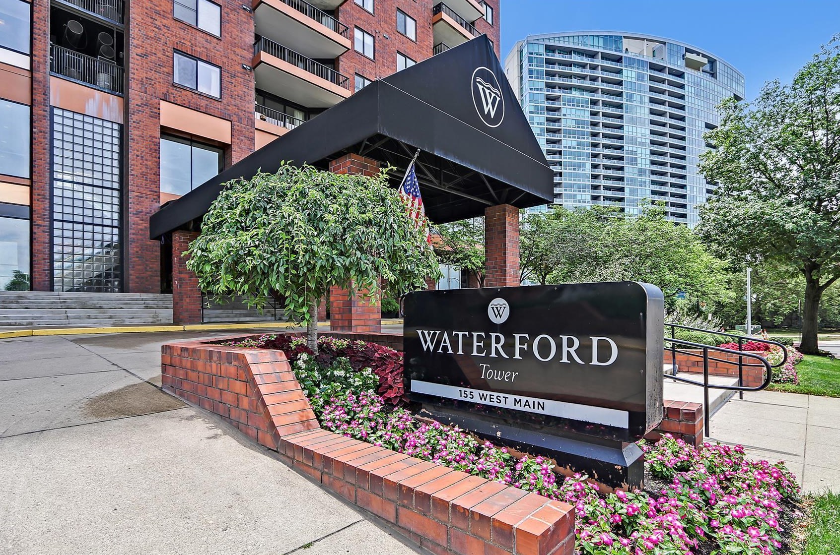 155 Main St, Columbus OH 43215-5000 exterior