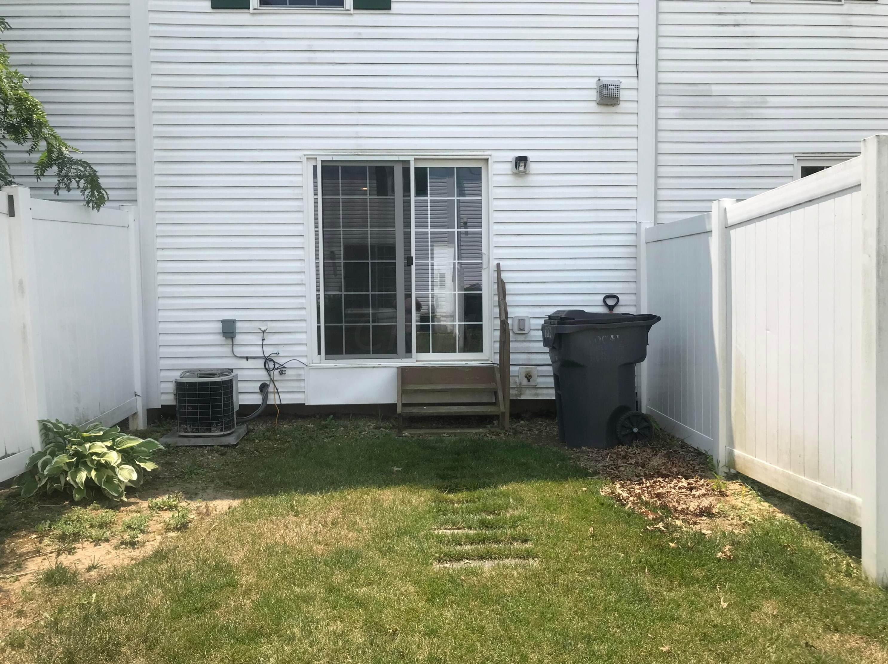 1919 Bashan Dr, Columbus OH  43228-8467 exterior