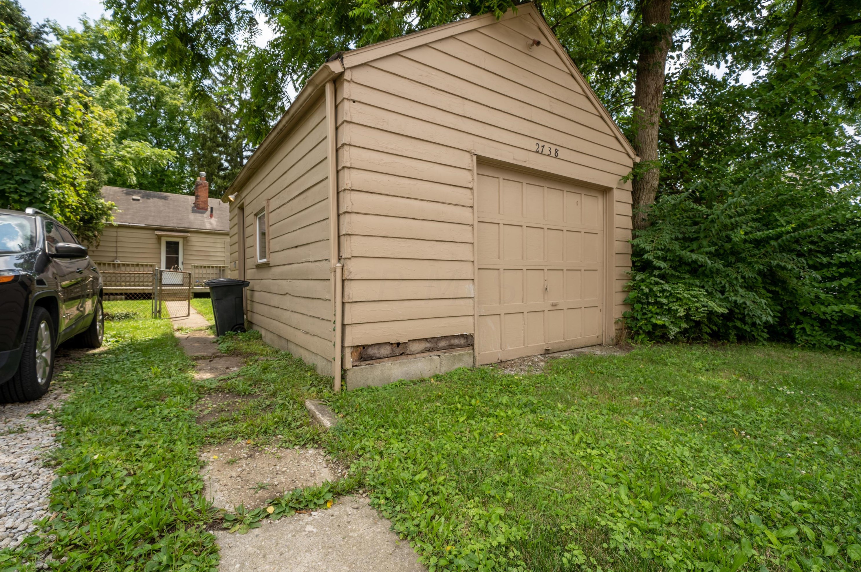 2738 Allegheny Ave, Columbus OH  43209-1012 exterior