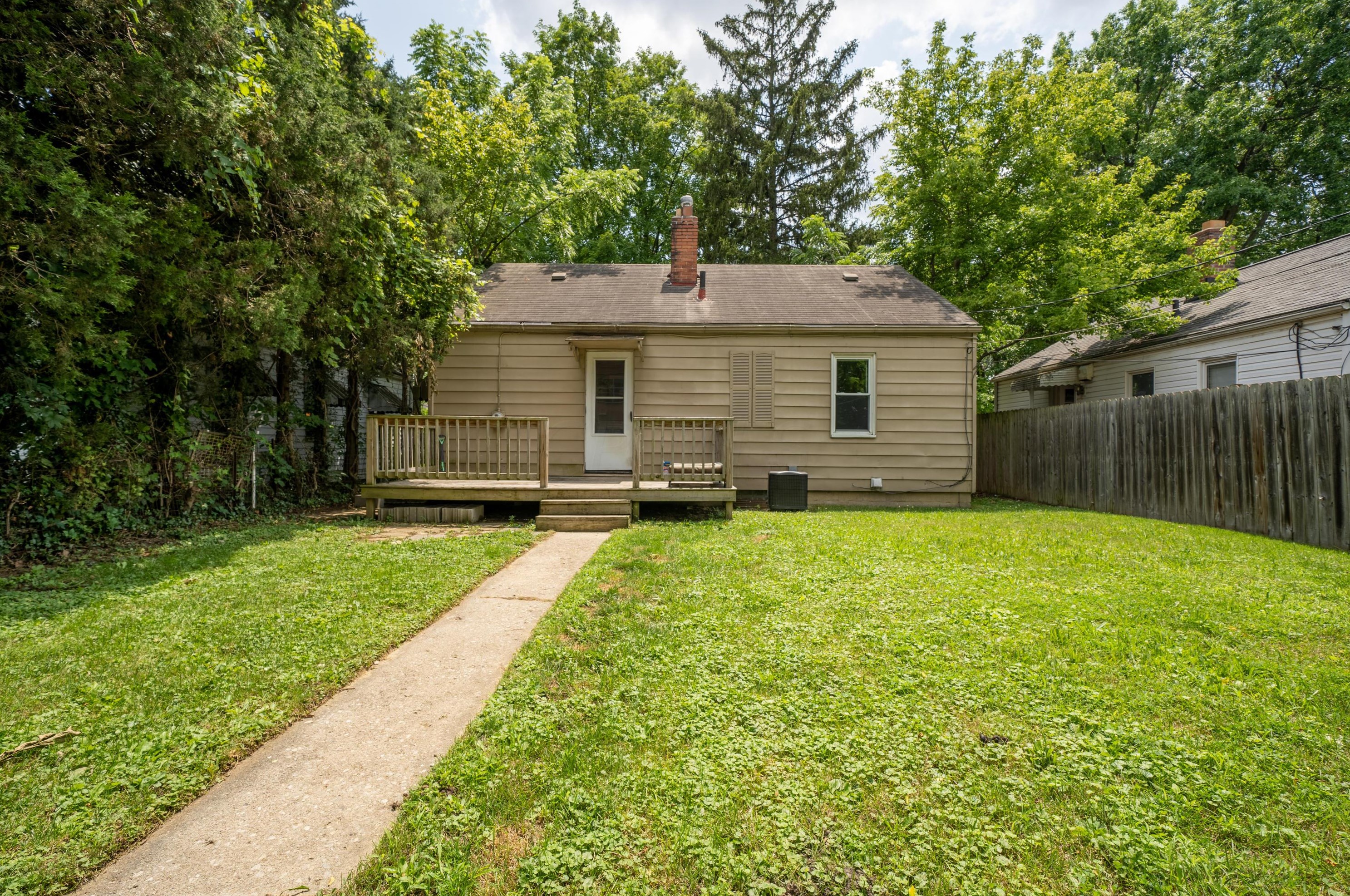 2738 Allegheny Ave, Columbus OH  43209-1012 exterior