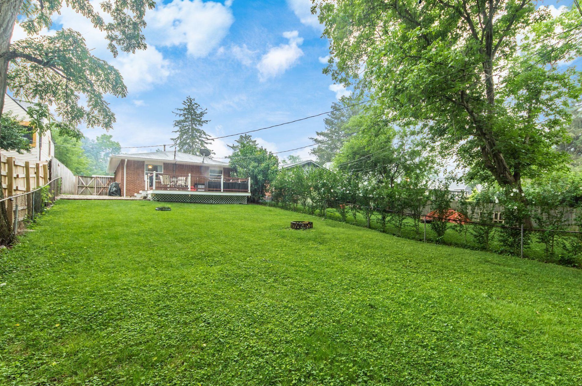 292 Chase Rd, Columbus OH 43214-1103 exterior