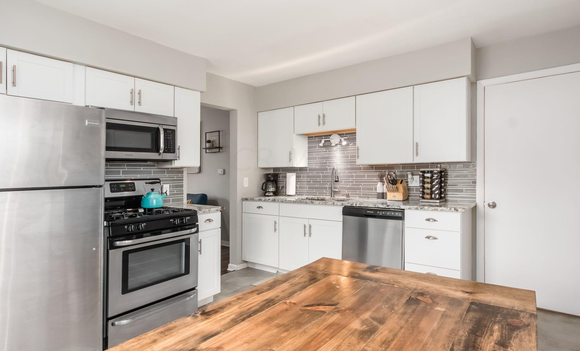 292 Chase Rd, Columbus OH 43214-1103 exterior