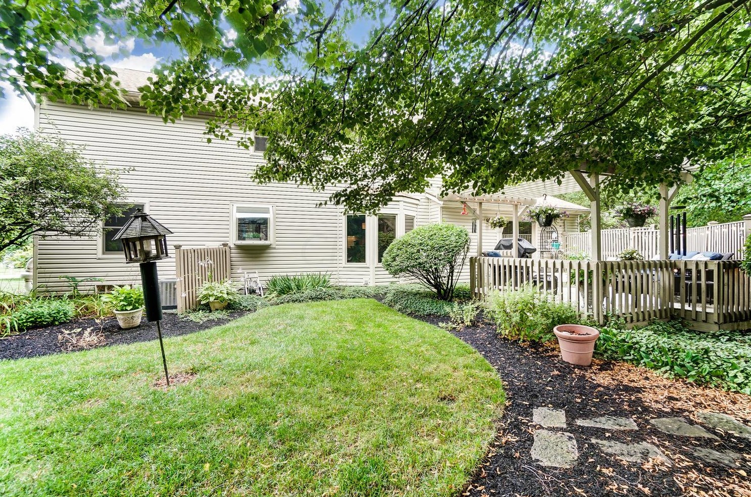 13114 Oakmere Dr, Pickerington OH  43147-9005 exterior