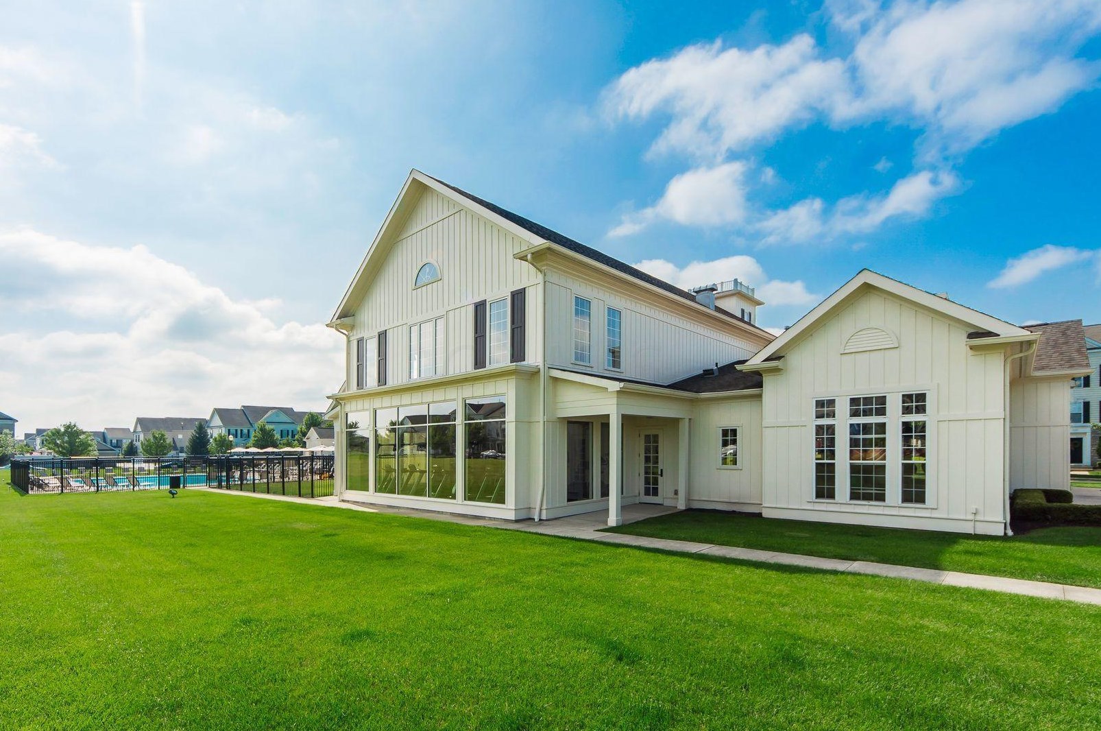 5569 Mesa Falls St, Dublin OH  43016-7409 exterior