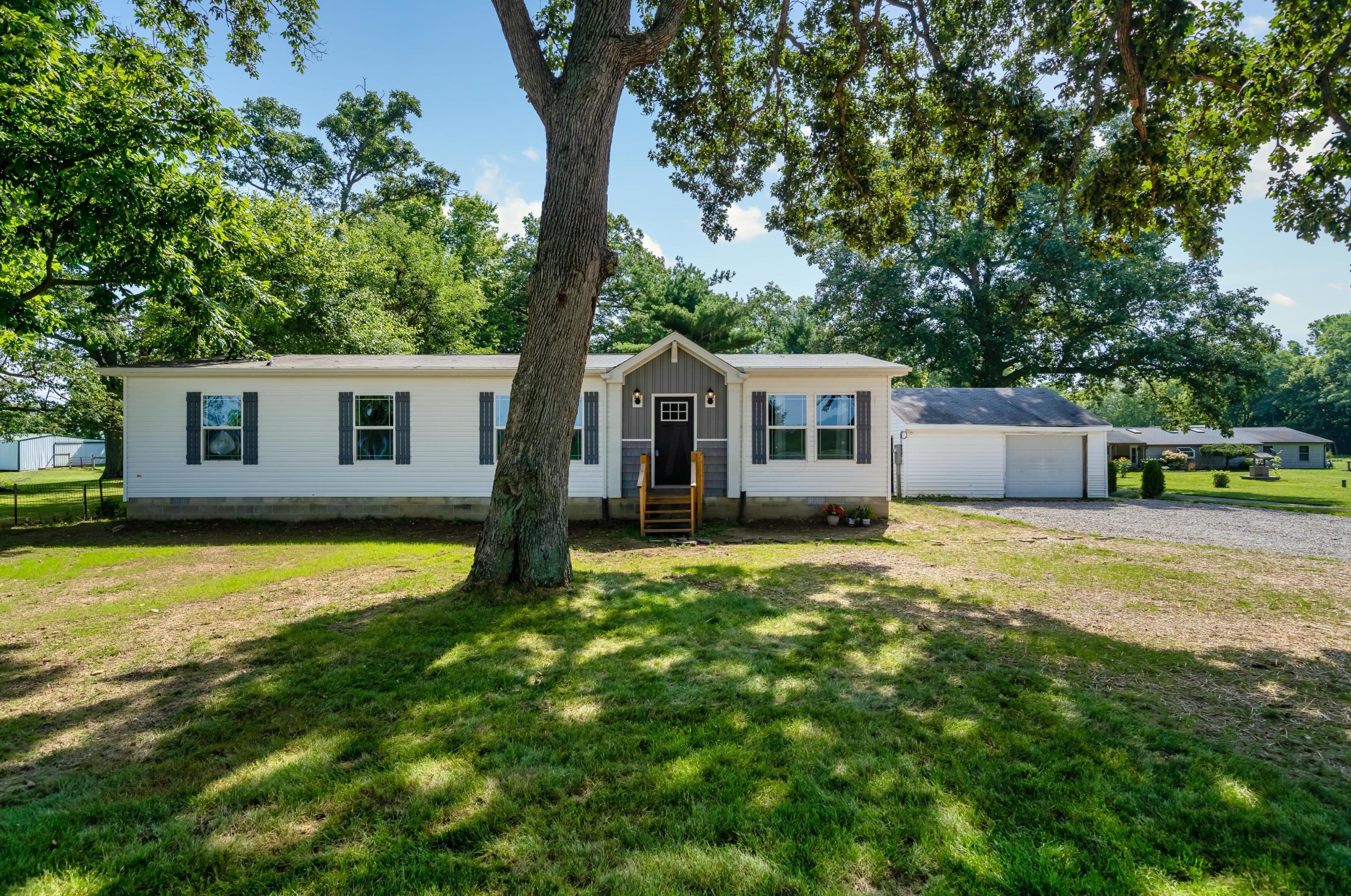 24270 Sisk Rd, Circleville OH  43113-9687 exterior