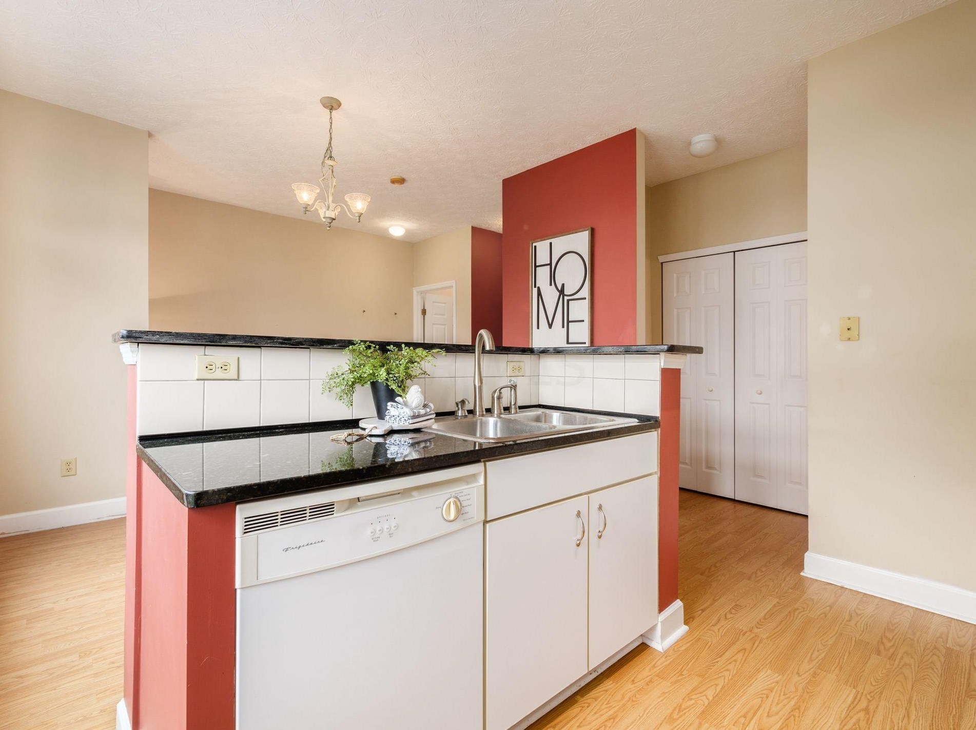 98 Olentangy Pt, Columbus OH 43202-1905 exterior