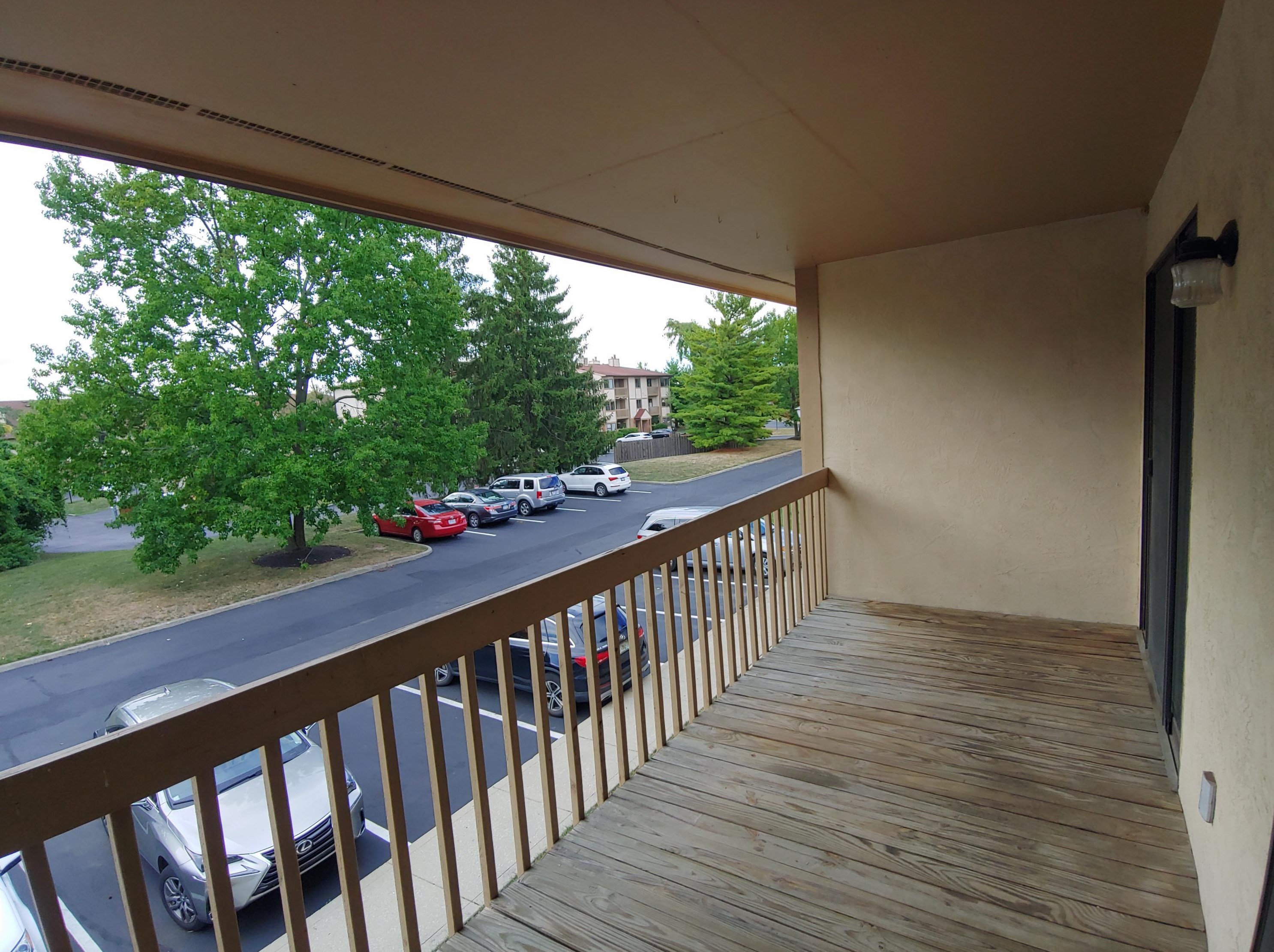 2175 Hedgerow Rd, Columbus OH  43220-6316 exterior