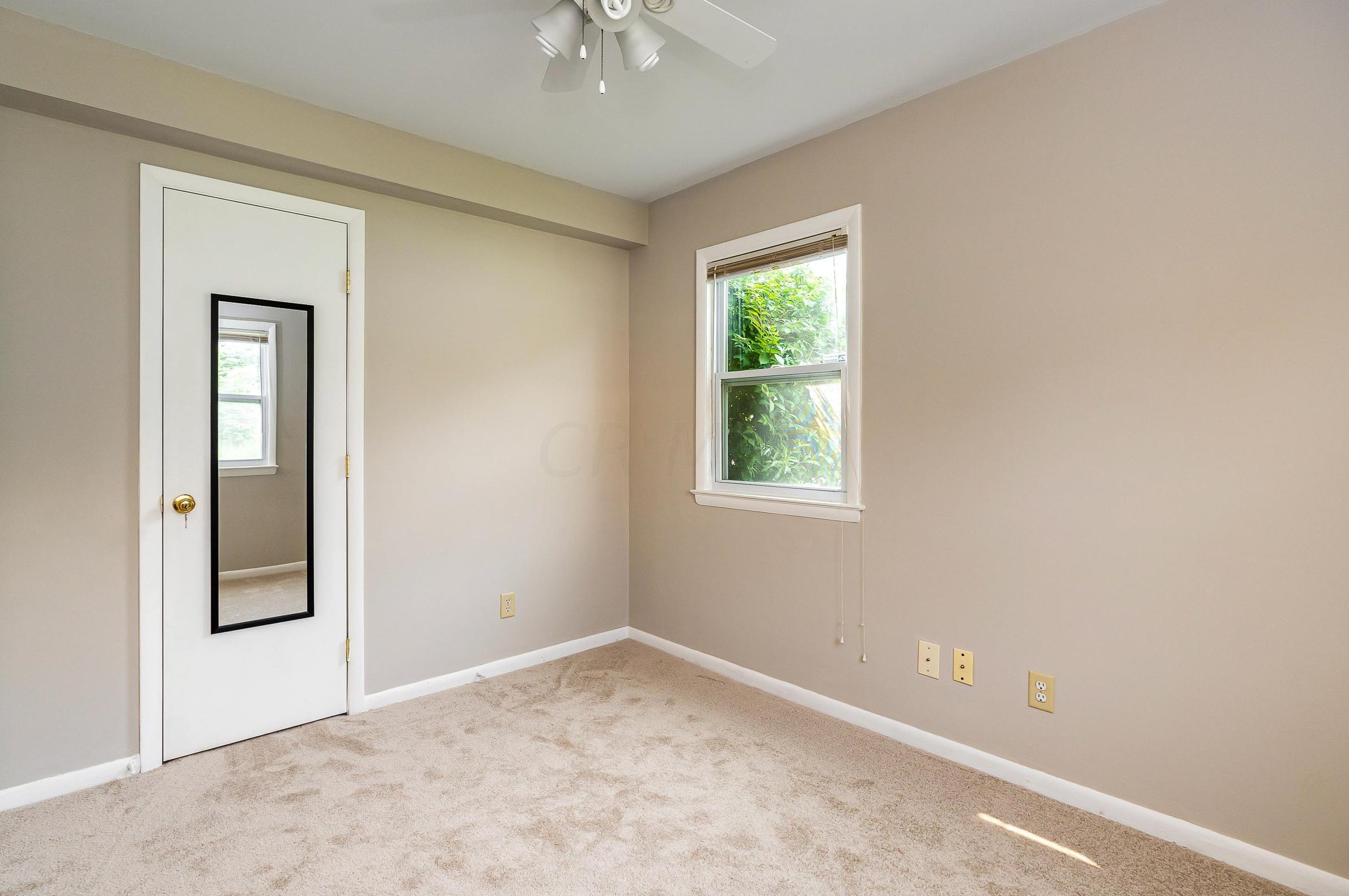 3697 Eisenhower Rd, Columbus OH 43224-2626 exterior