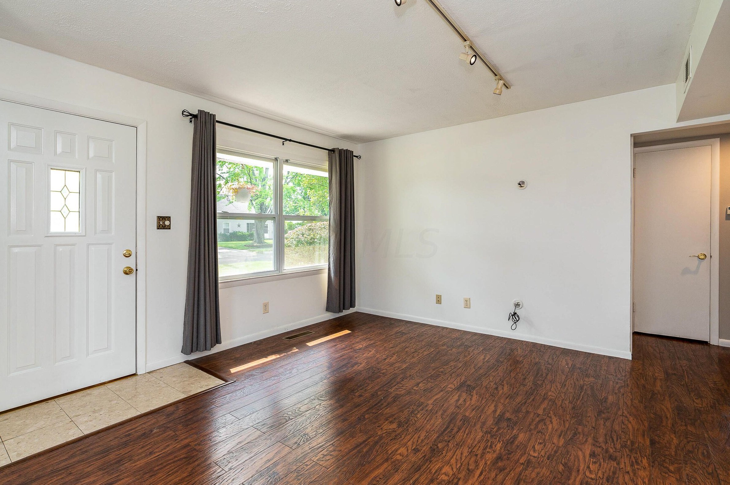 3697 Eisenhower Rd, Columbus OH 43224-2626 exterior