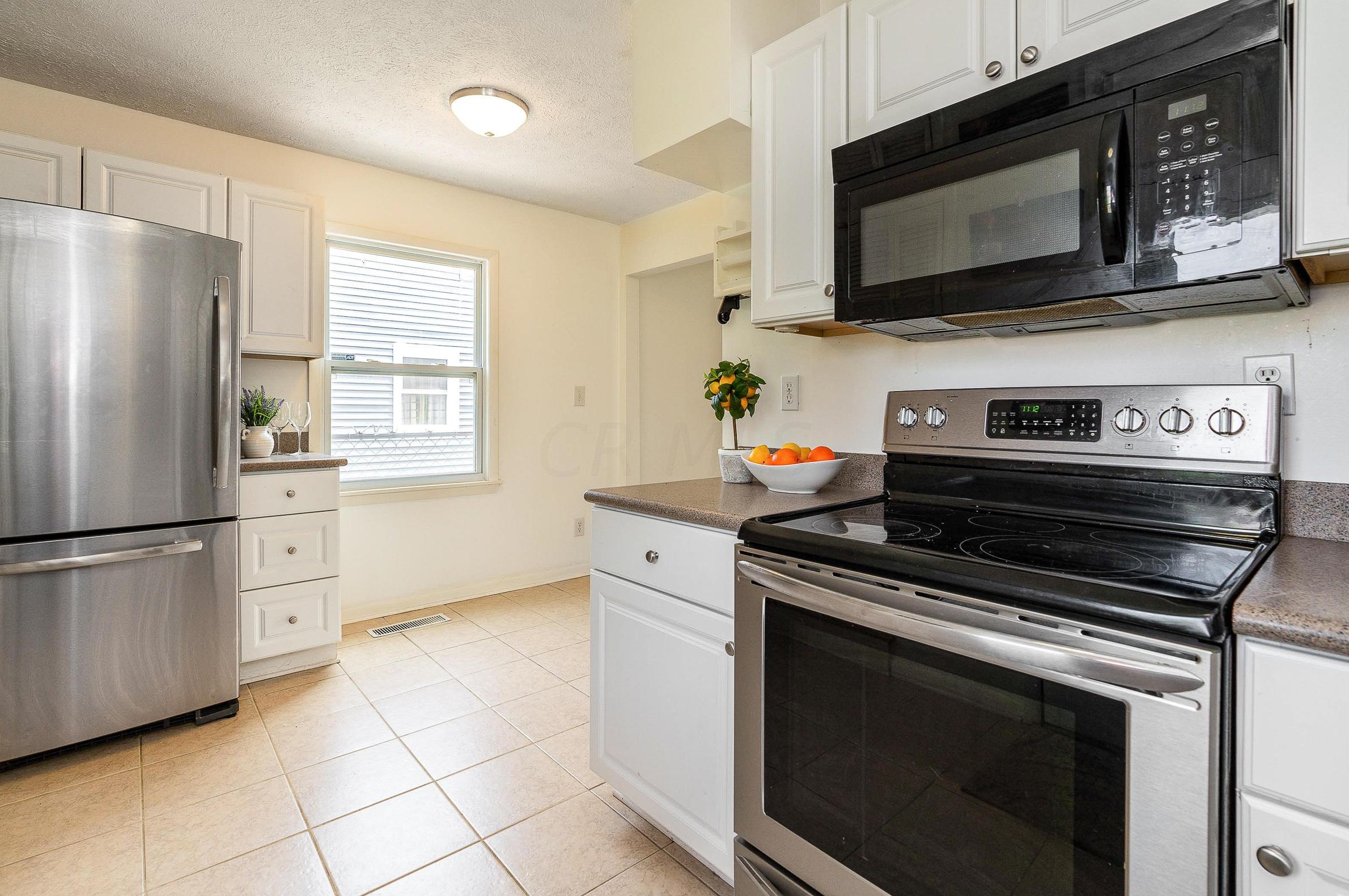 3697 Eisenhower Rd, Columbus OH 43224-2626 exterior