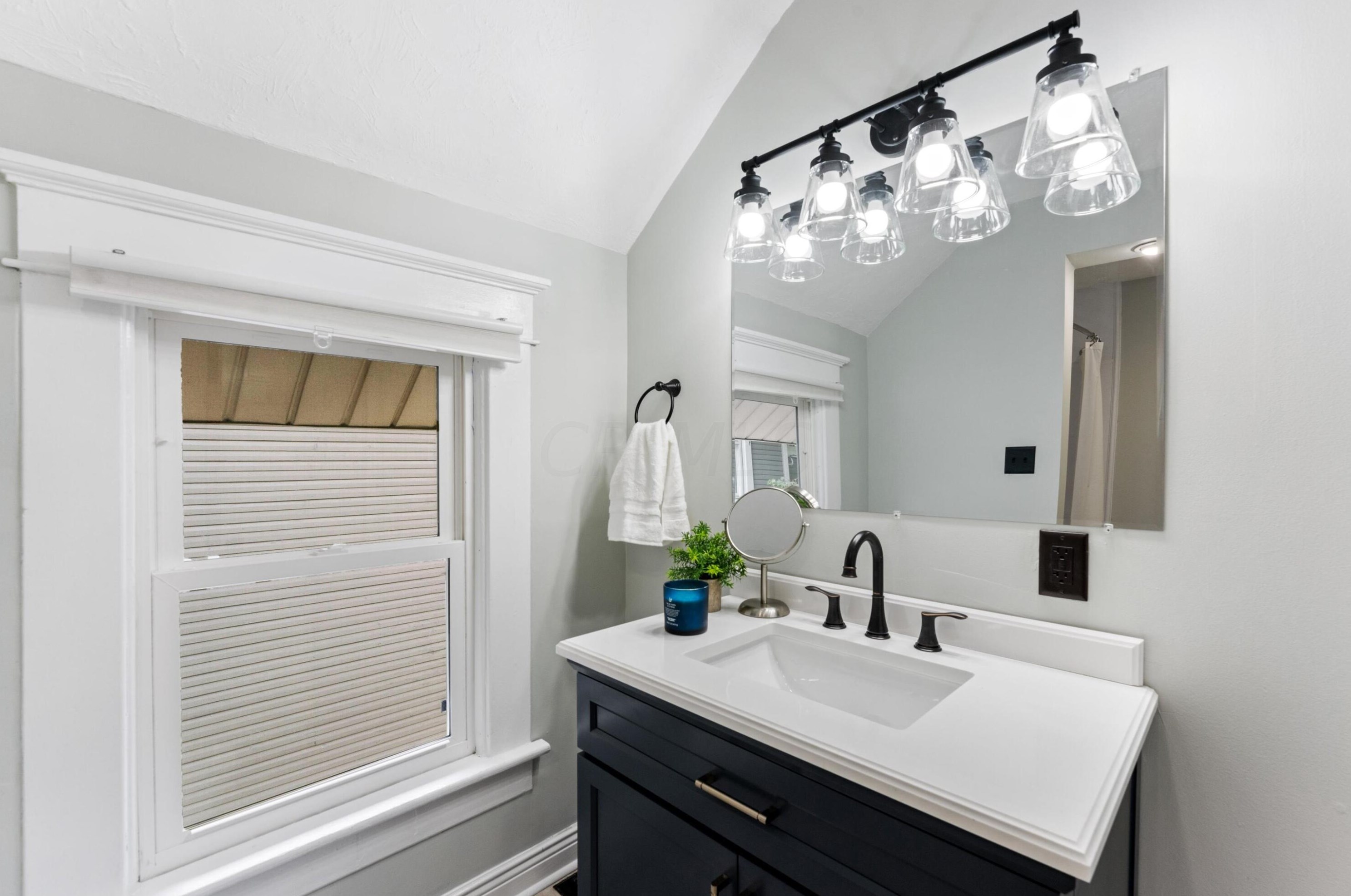 1154 Whittier St, Columbus OH  43206-3269 exterior