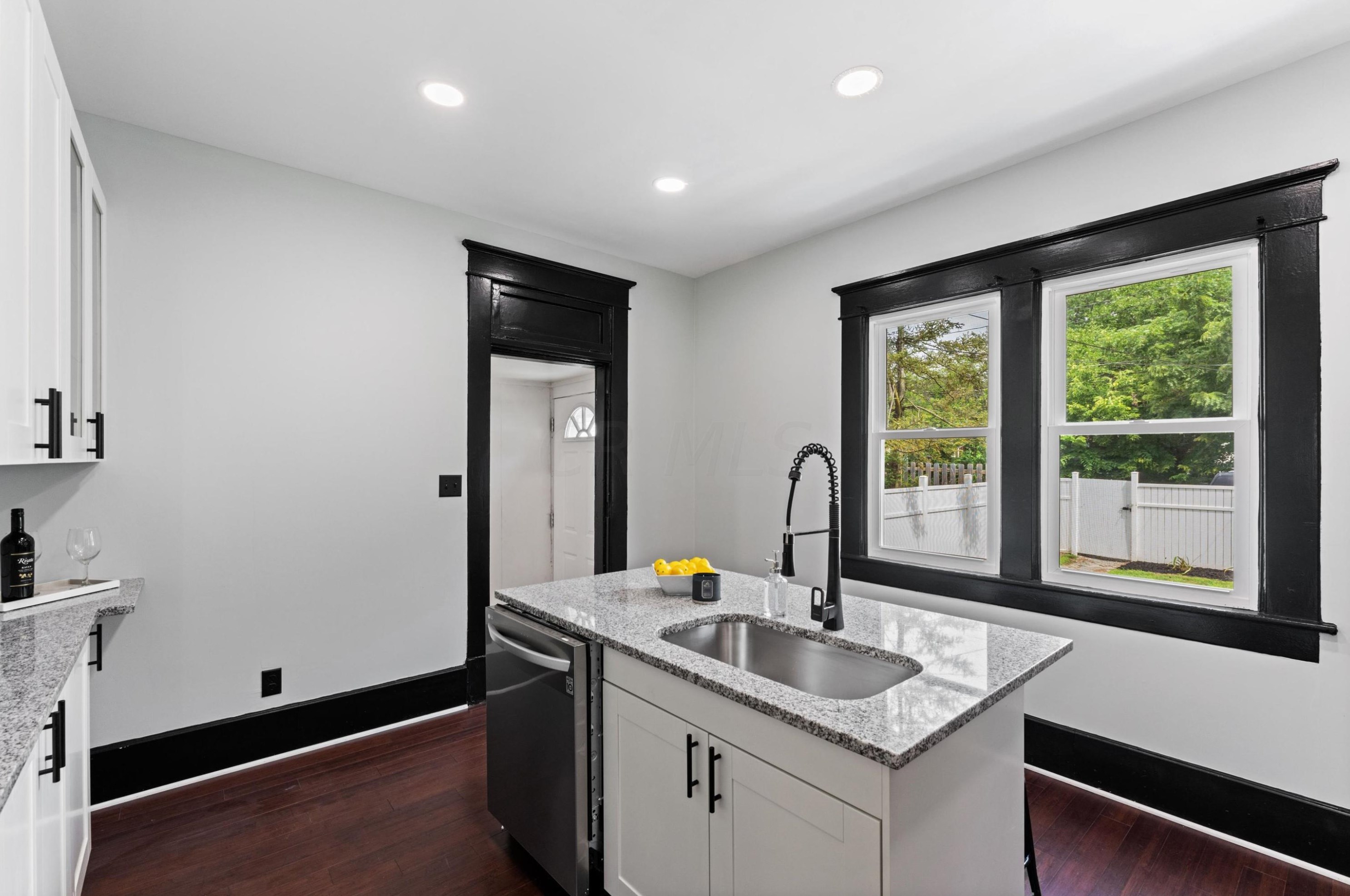 1154 Whittier St, Columbus OH  43206-3269 exterior