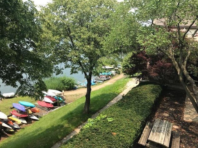 1295 Lake Shore Dr, Columbus OH 43204-4848 exterior