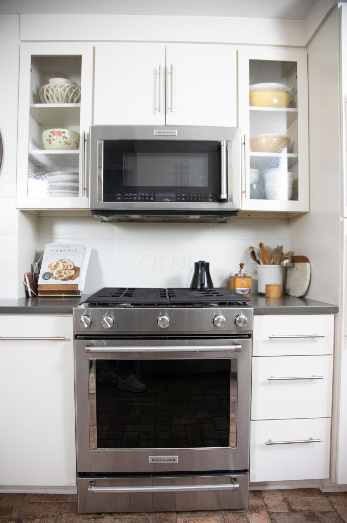 108 Jeffrey Pl, Columbus OH 43214-1706 exterior