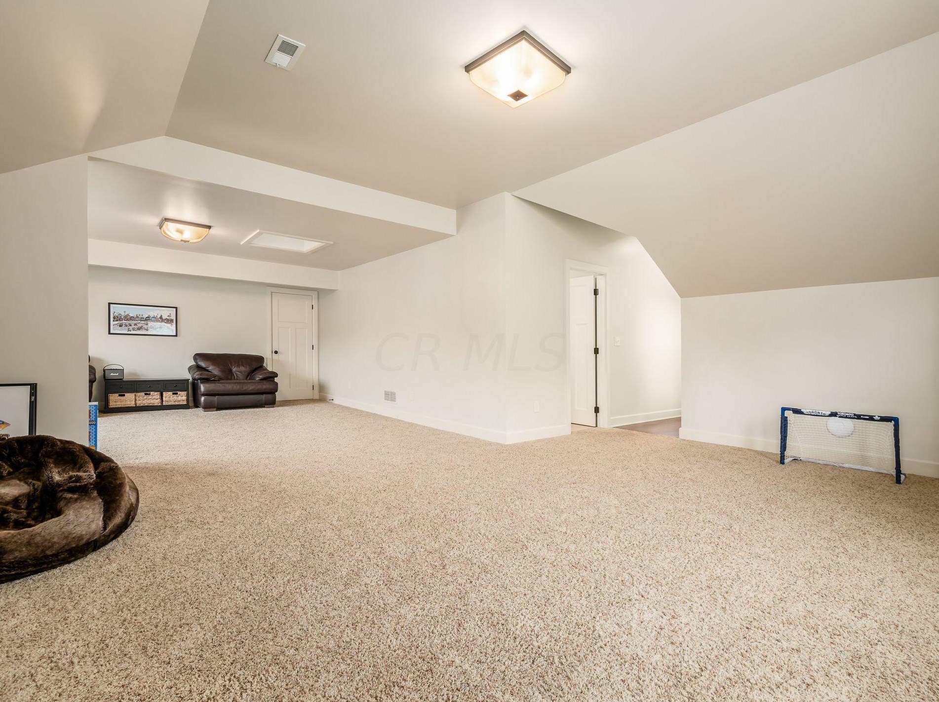 2380 Lane Rd, Columbus OH 43220-3847 exterior