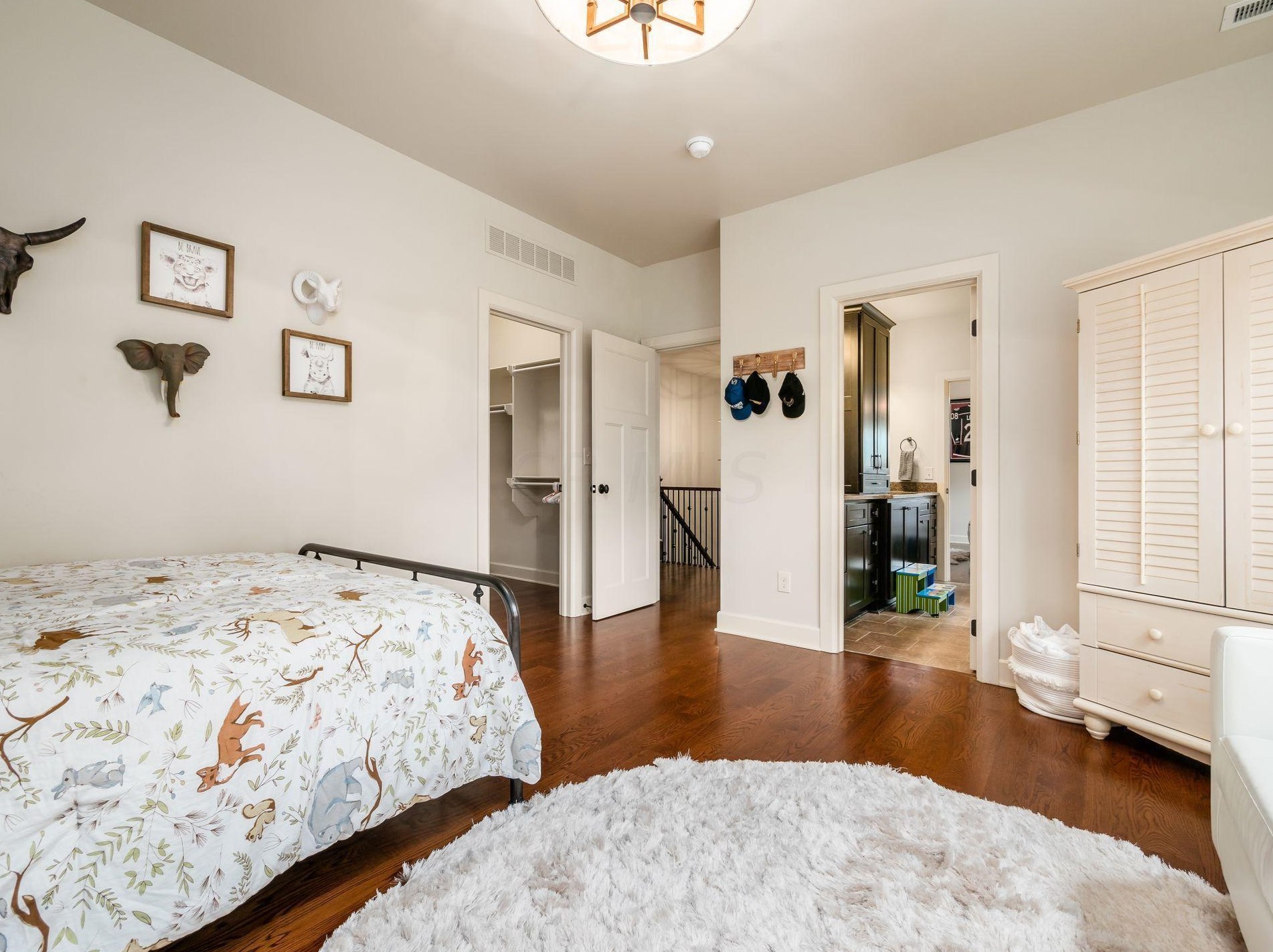 2380 Lane Rd, Columbus OH 43220-3847 exterior