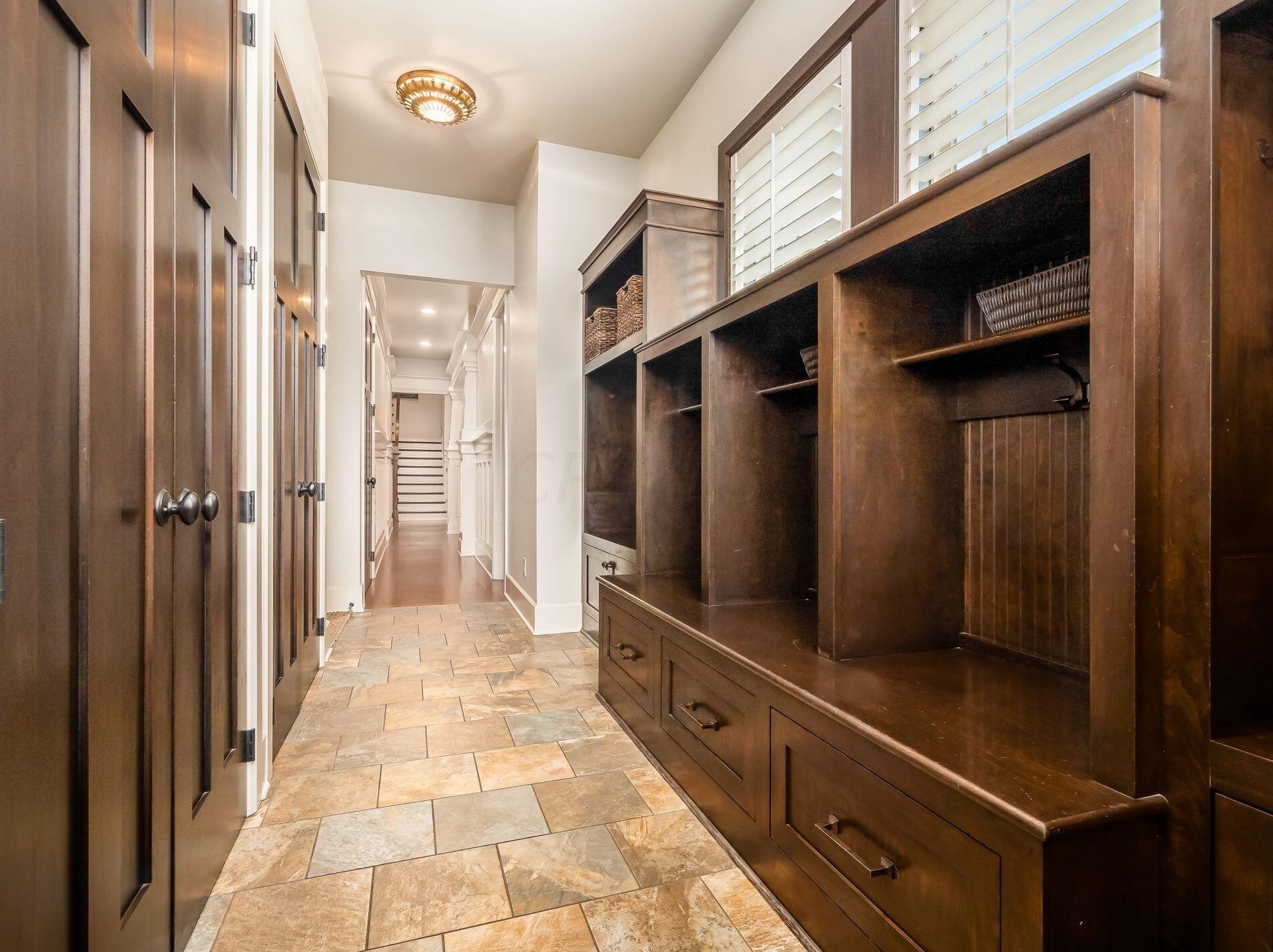 2380 Lane Rd, Columbus OH 43220-3847 exterior