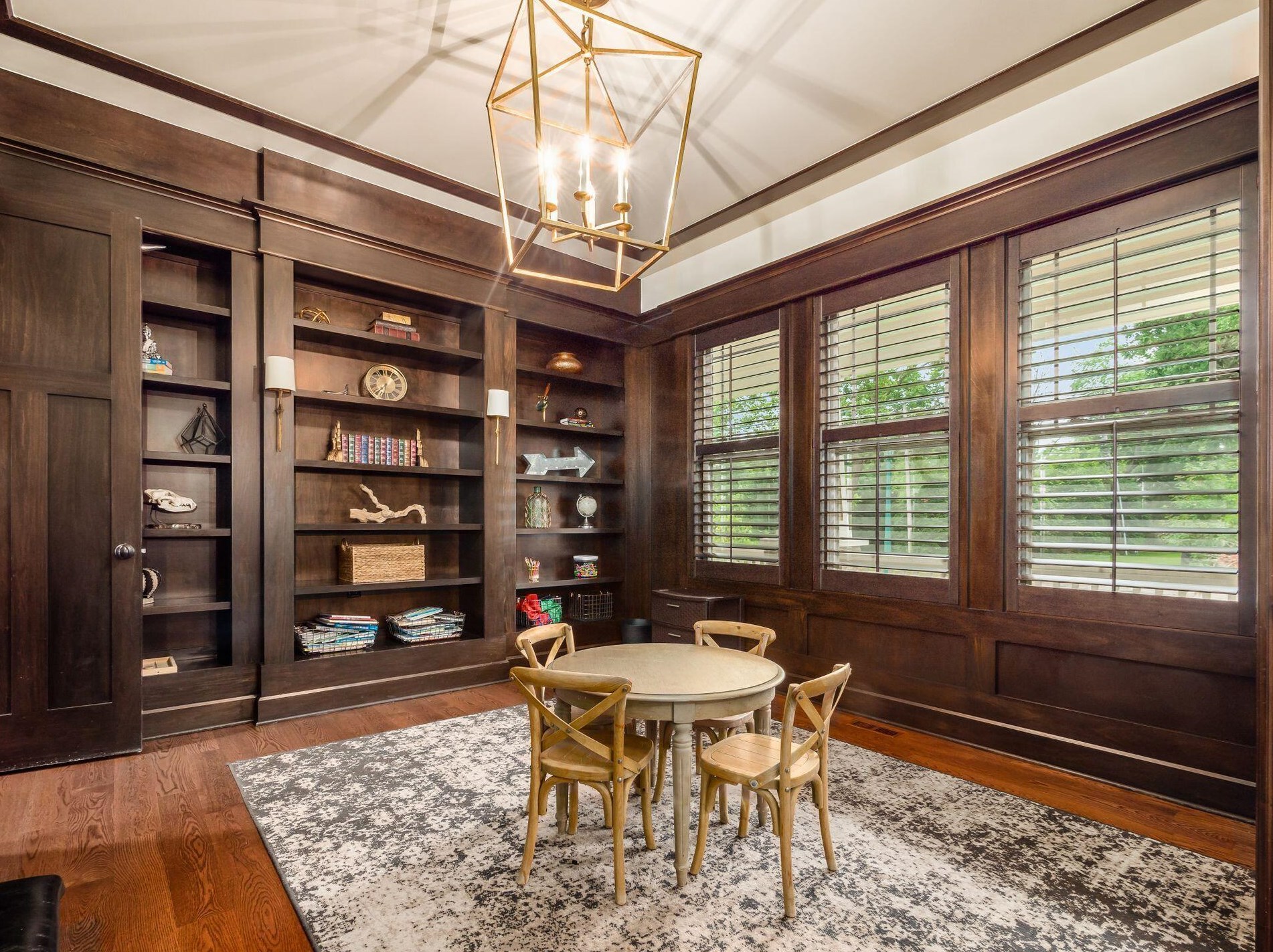 2380 Lane Rd, Columbus OH 43220-3847 exterior