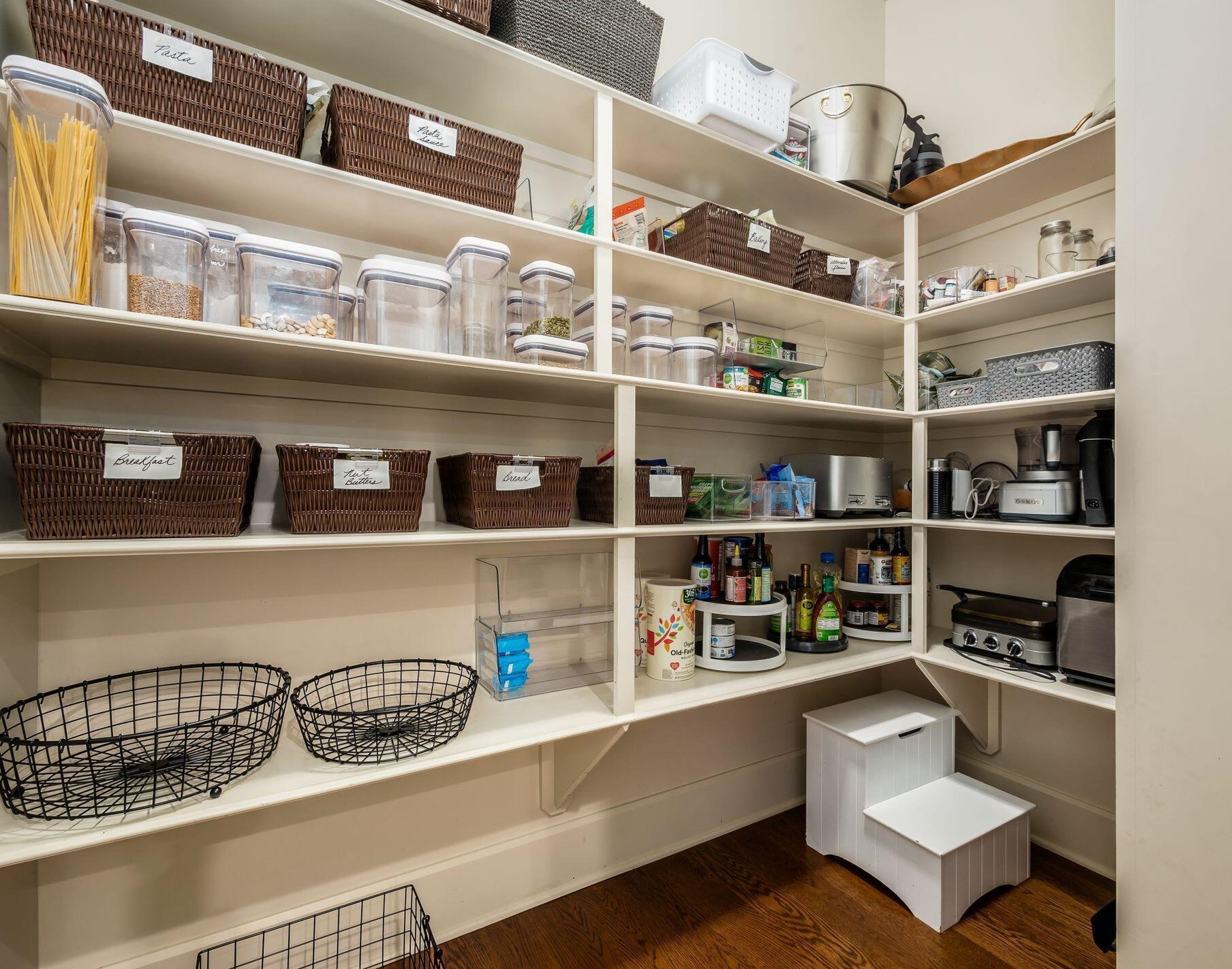 2380 Lane Rd, Columbus OH 43220-3847 exterior