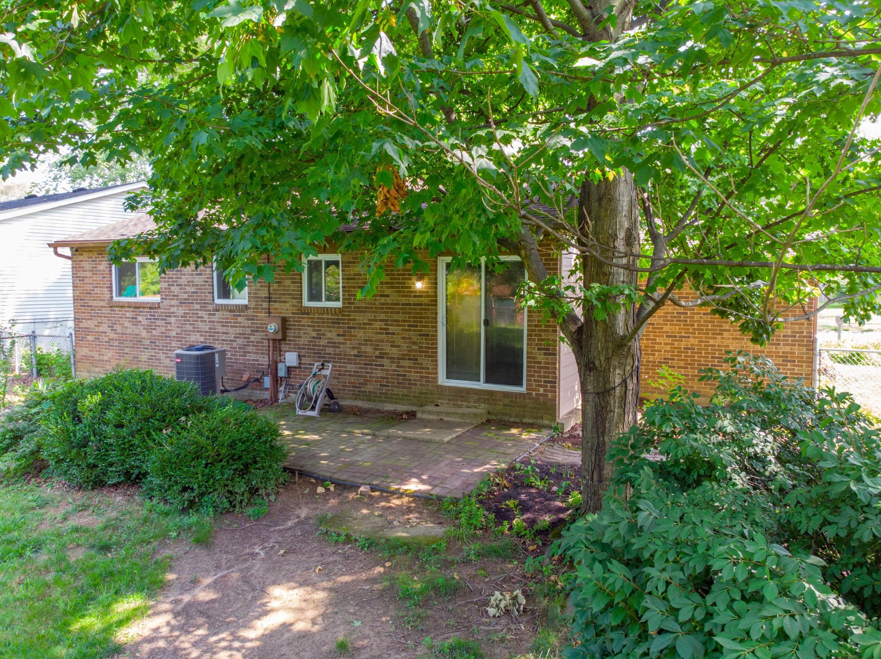 2692 Landsburn Dr, Columbus OH 43231-5928 exterior