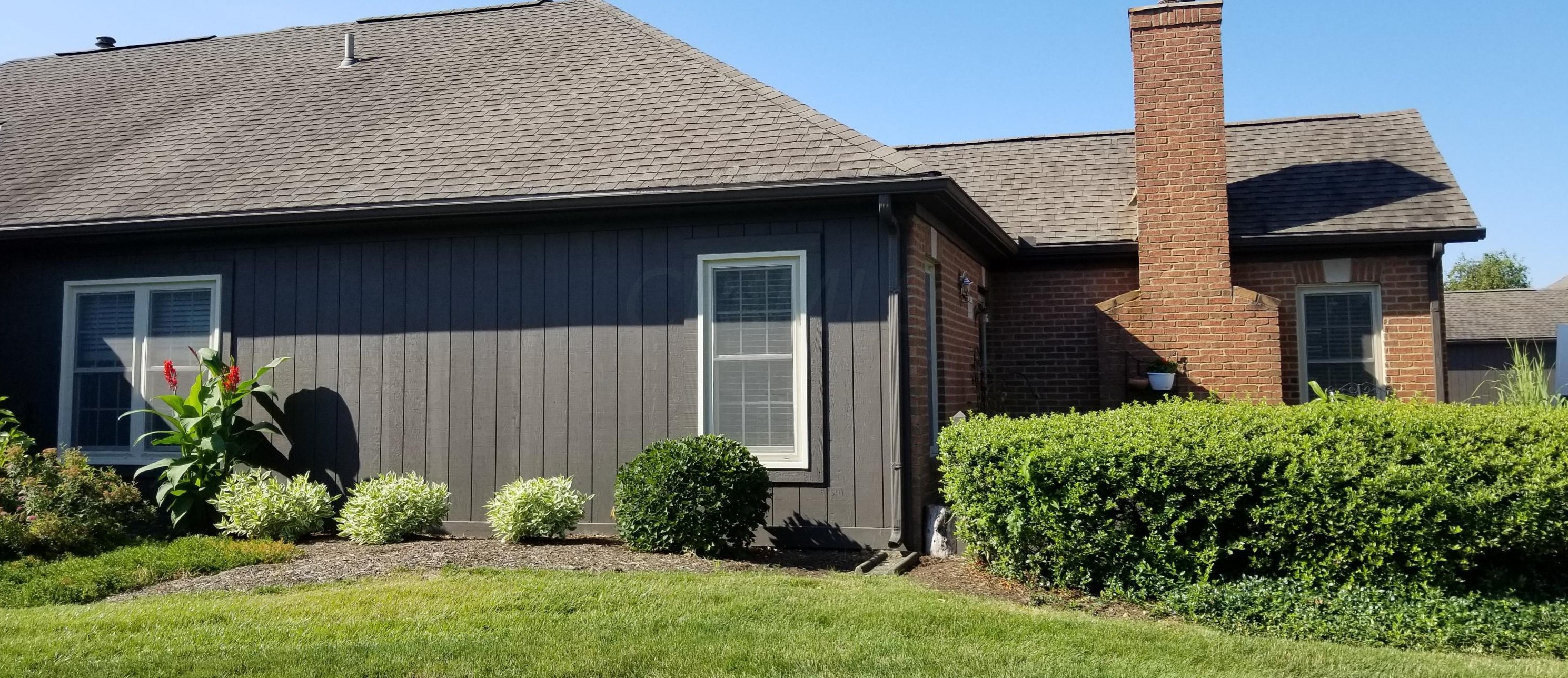 2573 Trotterslane Dr, Columbus OH  43235-5509 exterior