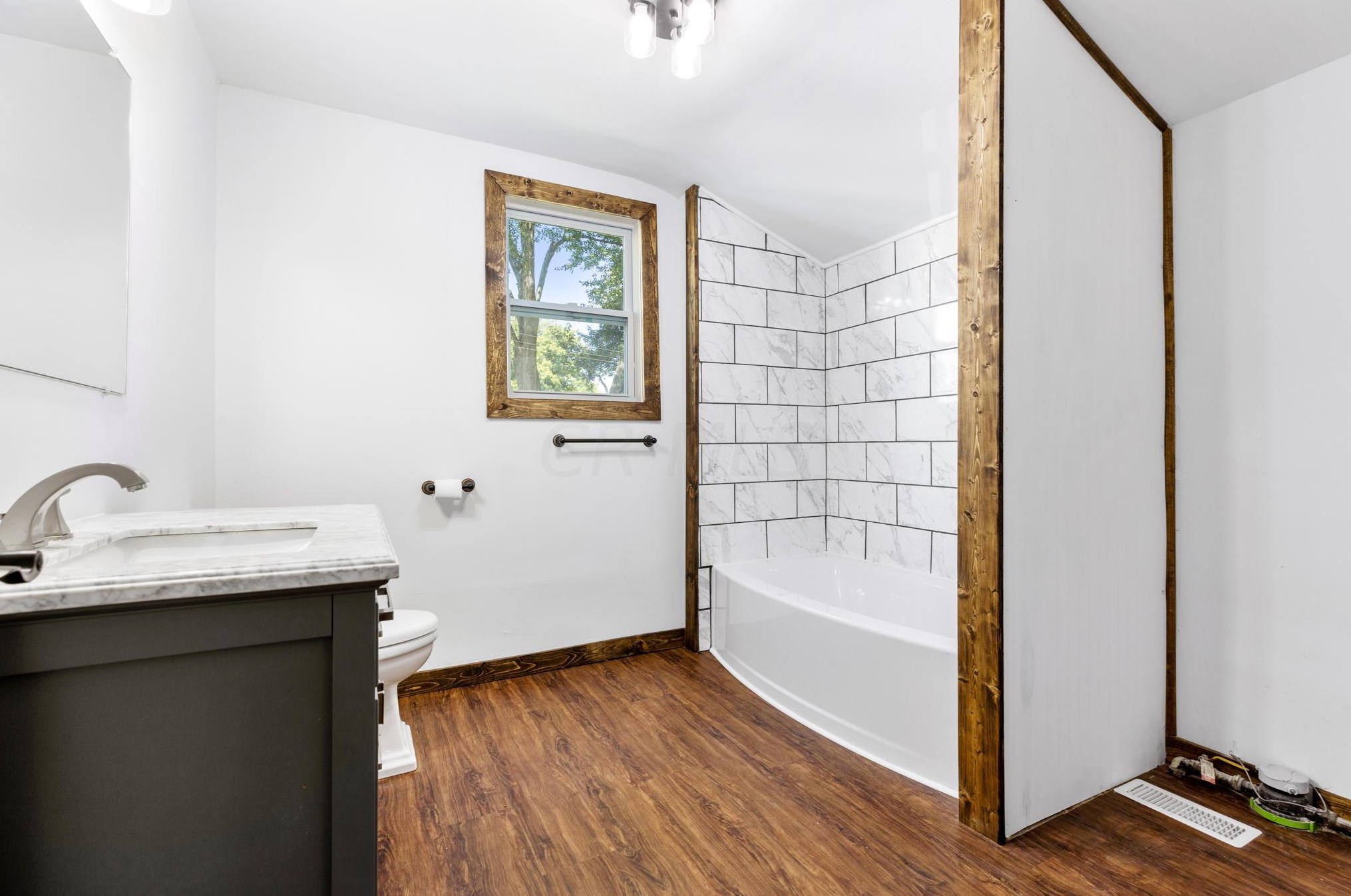 242 Ottawa St, Richwood OH  43344-1262 exterior