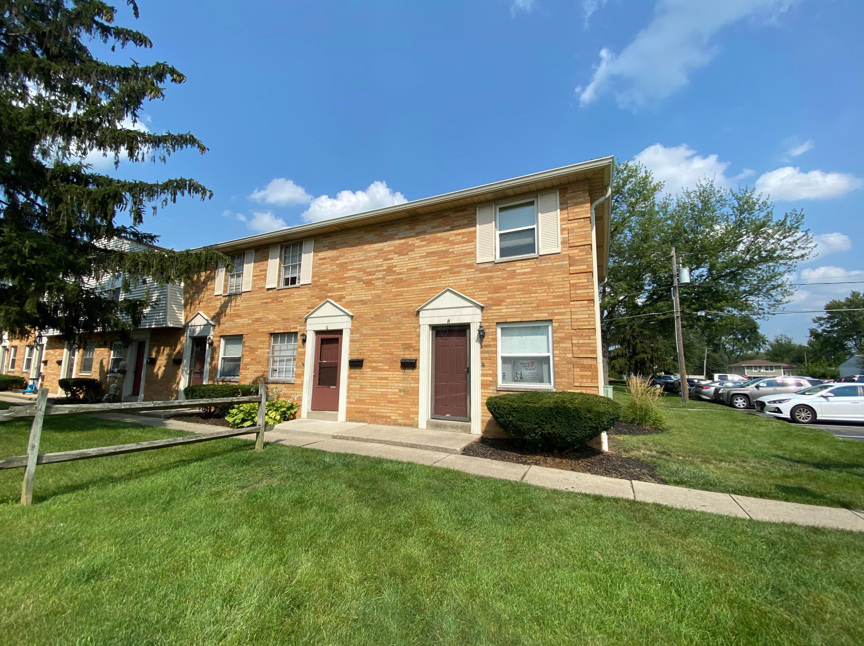 1746 Pine Tree St, Columbus OH  43229-3779 exterior