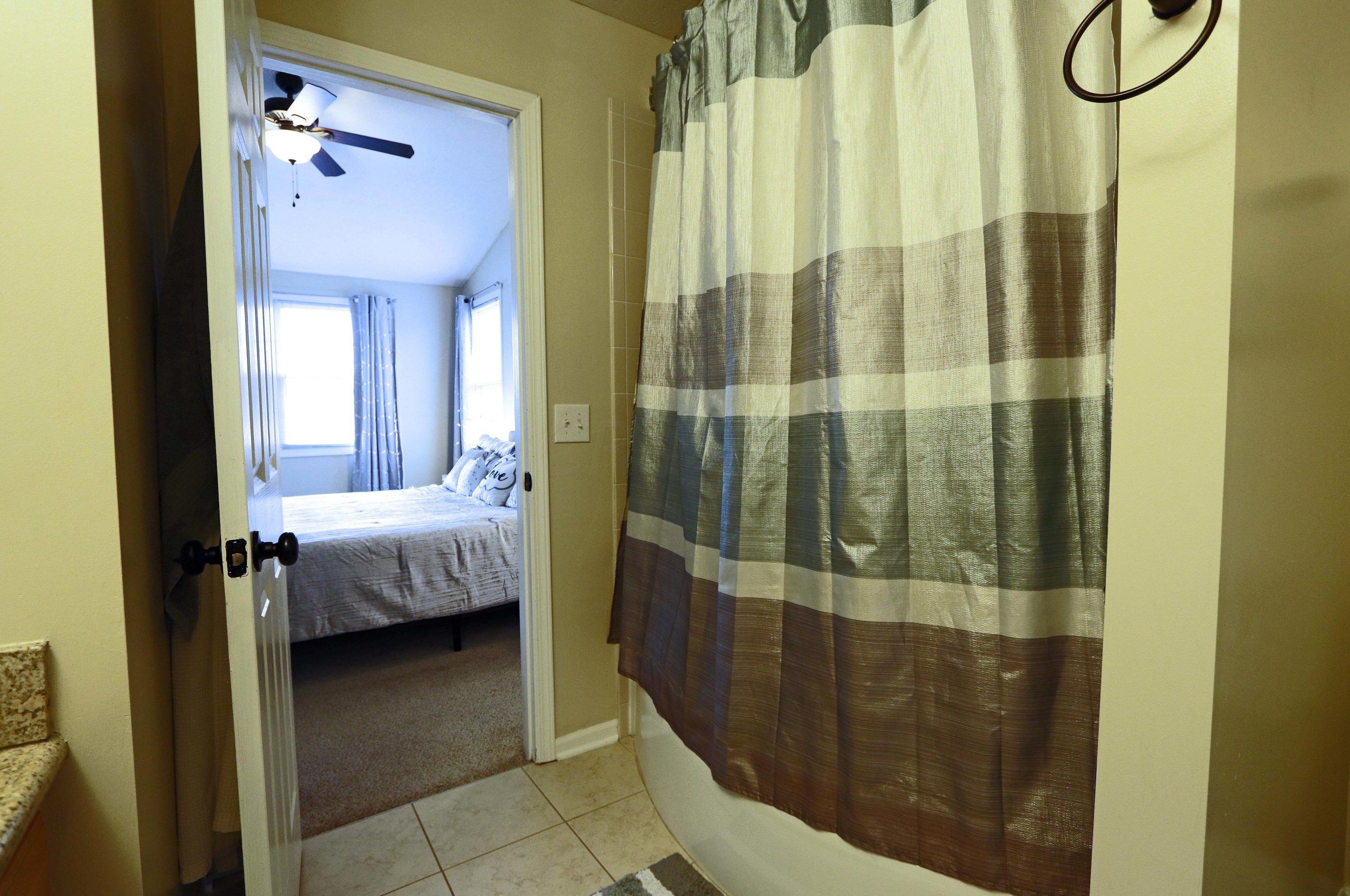 5192 Copper Creek Dr, Dublin OH  43016-9718 exterior