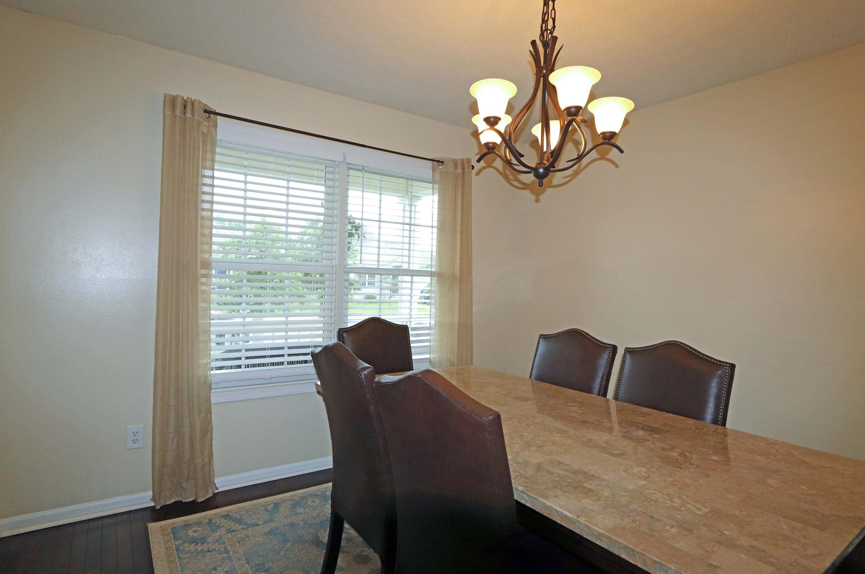 5192 Copper Creek Dr, Dublin OH  43016-9718 exterior