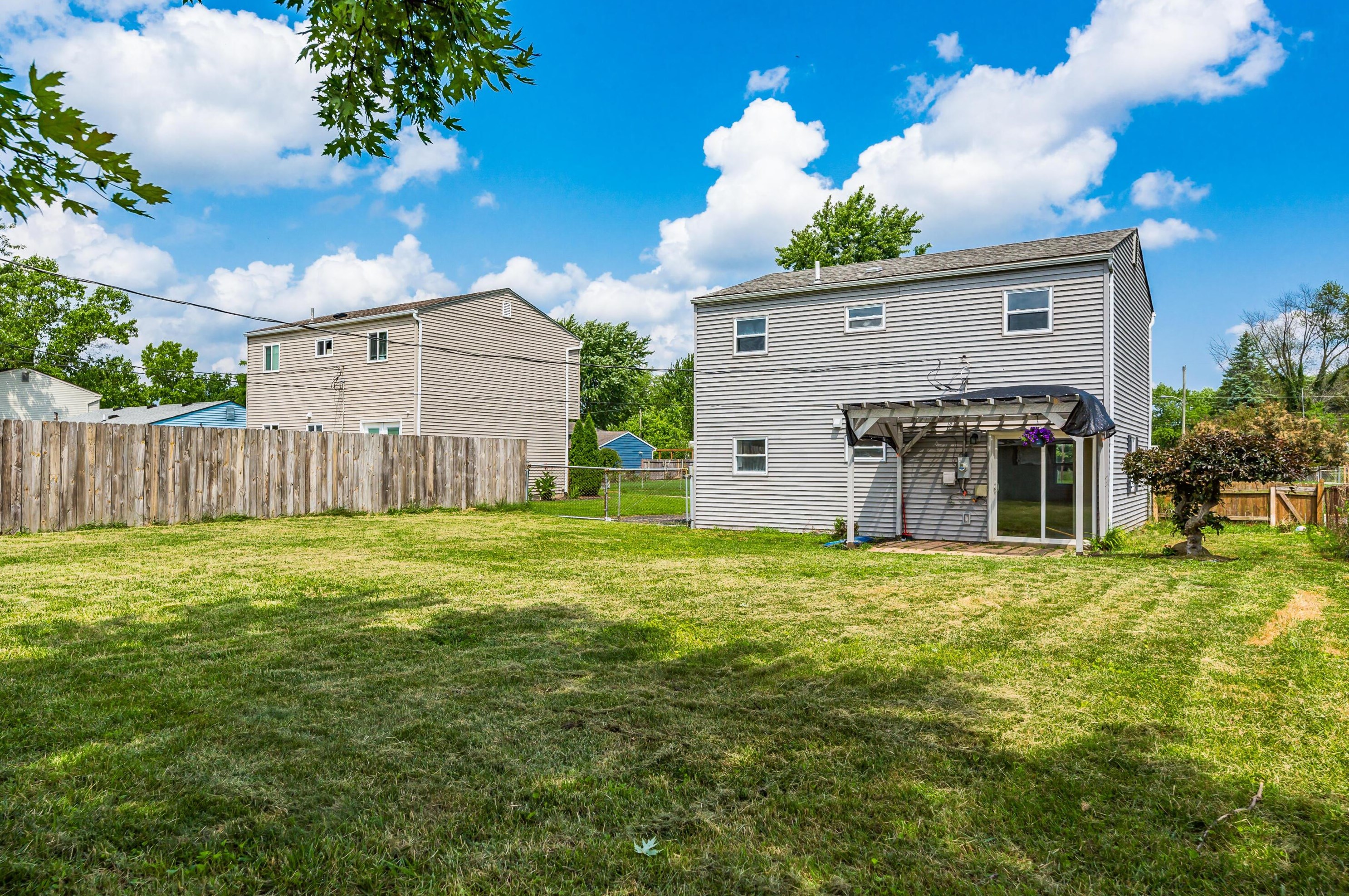 3479 Arnsby Rd, Columbus OH 43232-5909 exterior