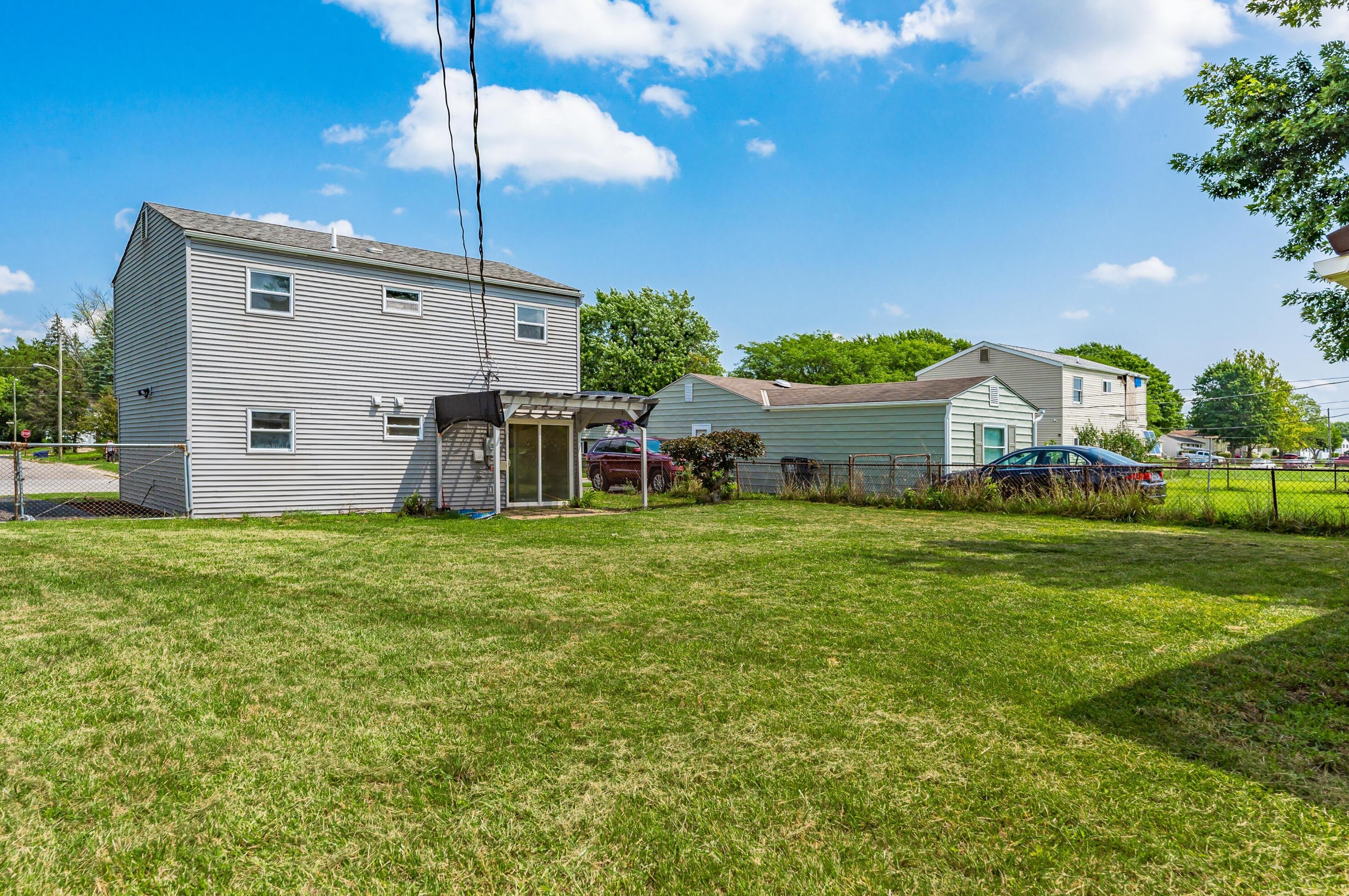 3479 Arnsby Rd, Columbus OH 43232-5909 exterior