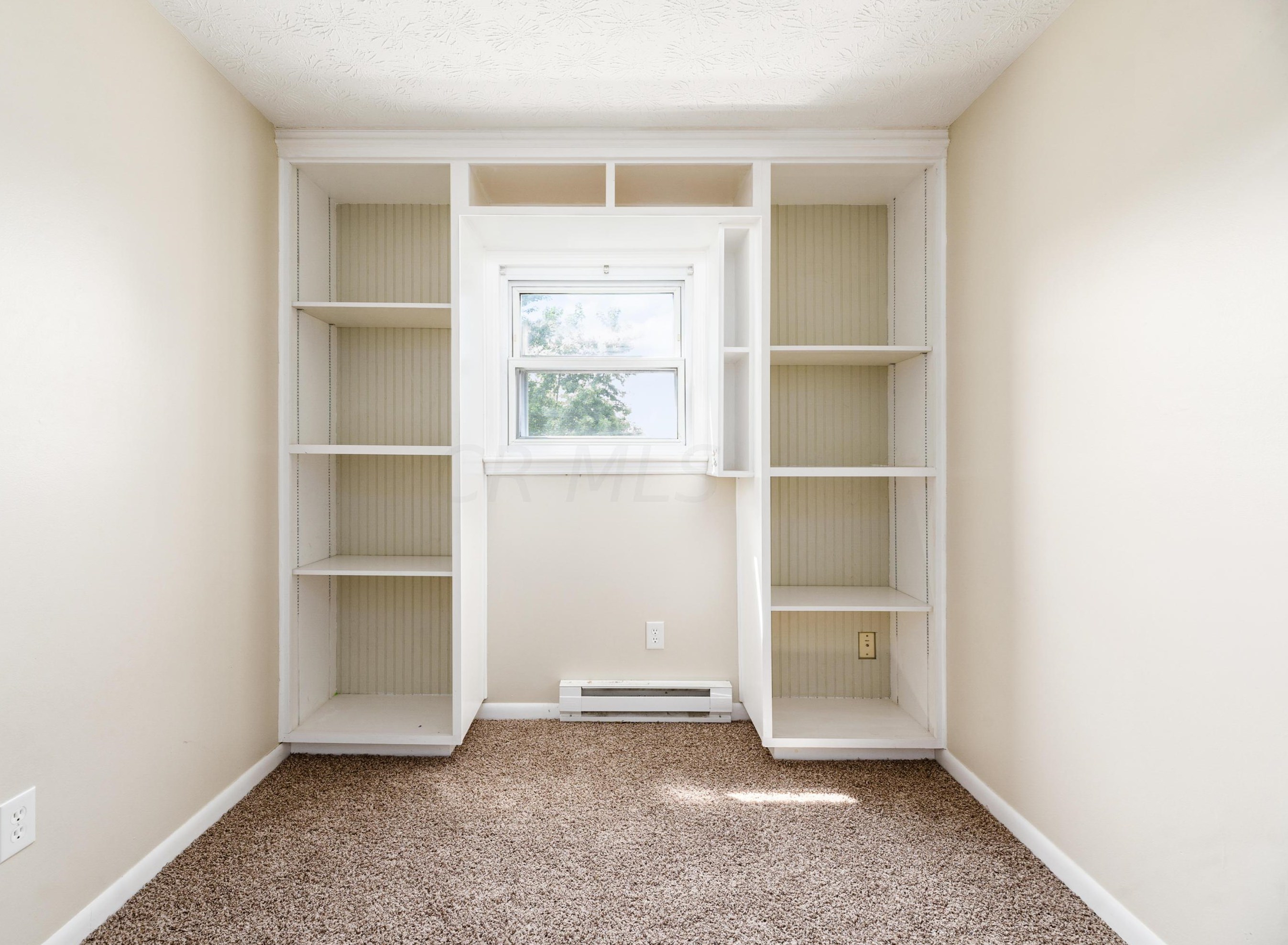 3479 Arnsby Rd, Columbus OH 43232-5909 exterior