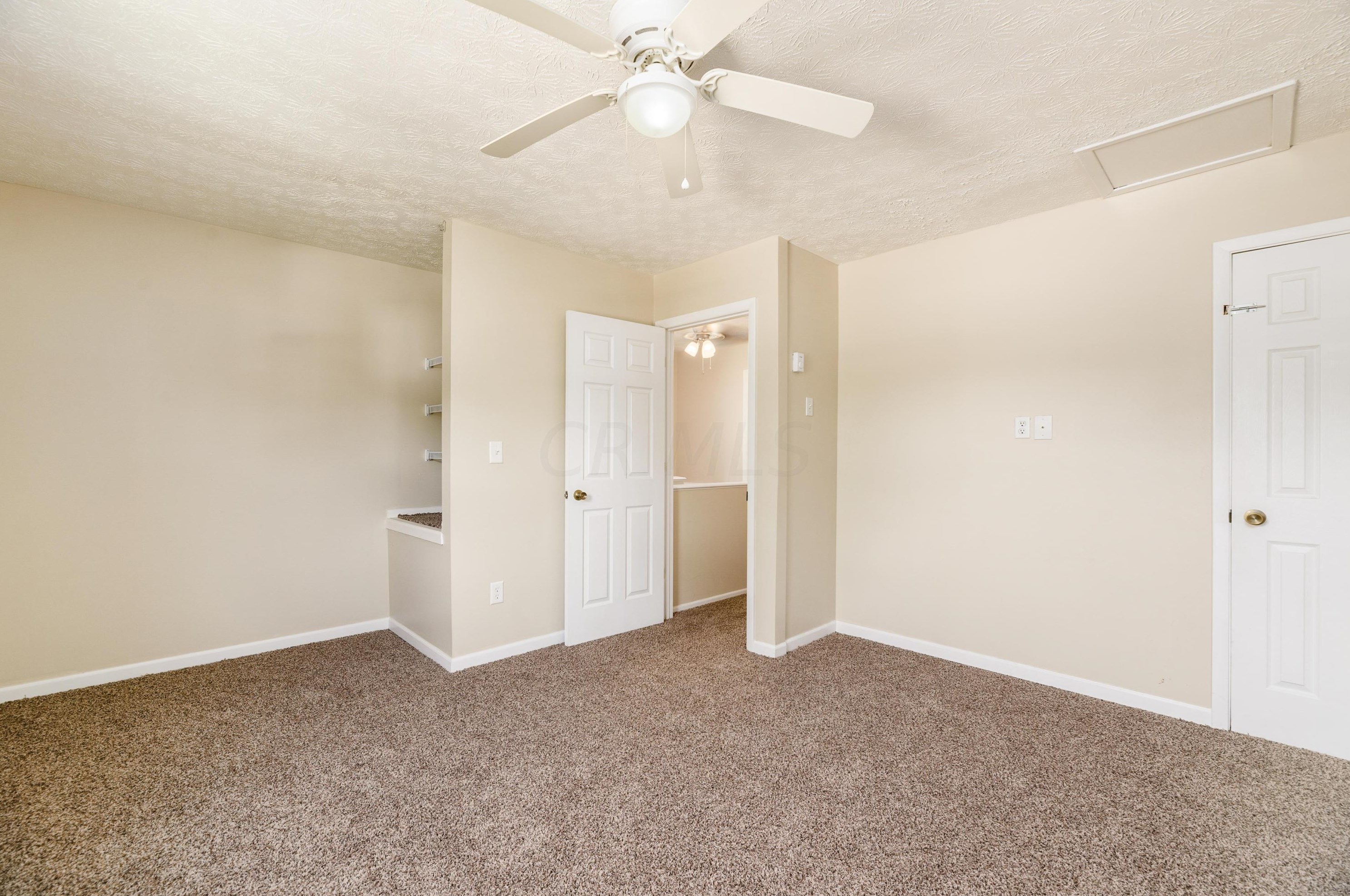 3479 Arnsby Rd, Columbus OH 43232-5909 exterior