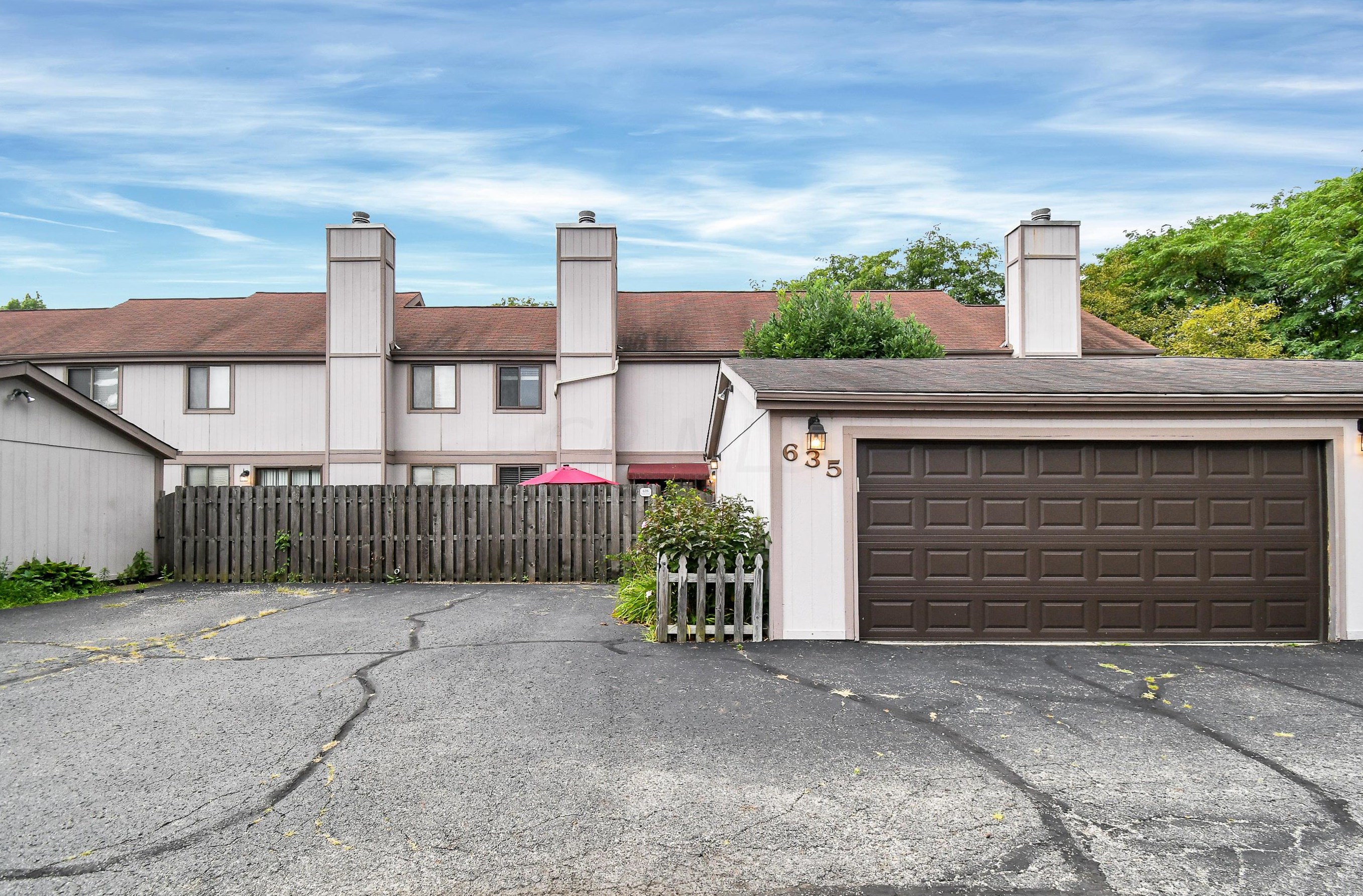 635 Farler Dr, Columbus OH 43213-3493 exterior