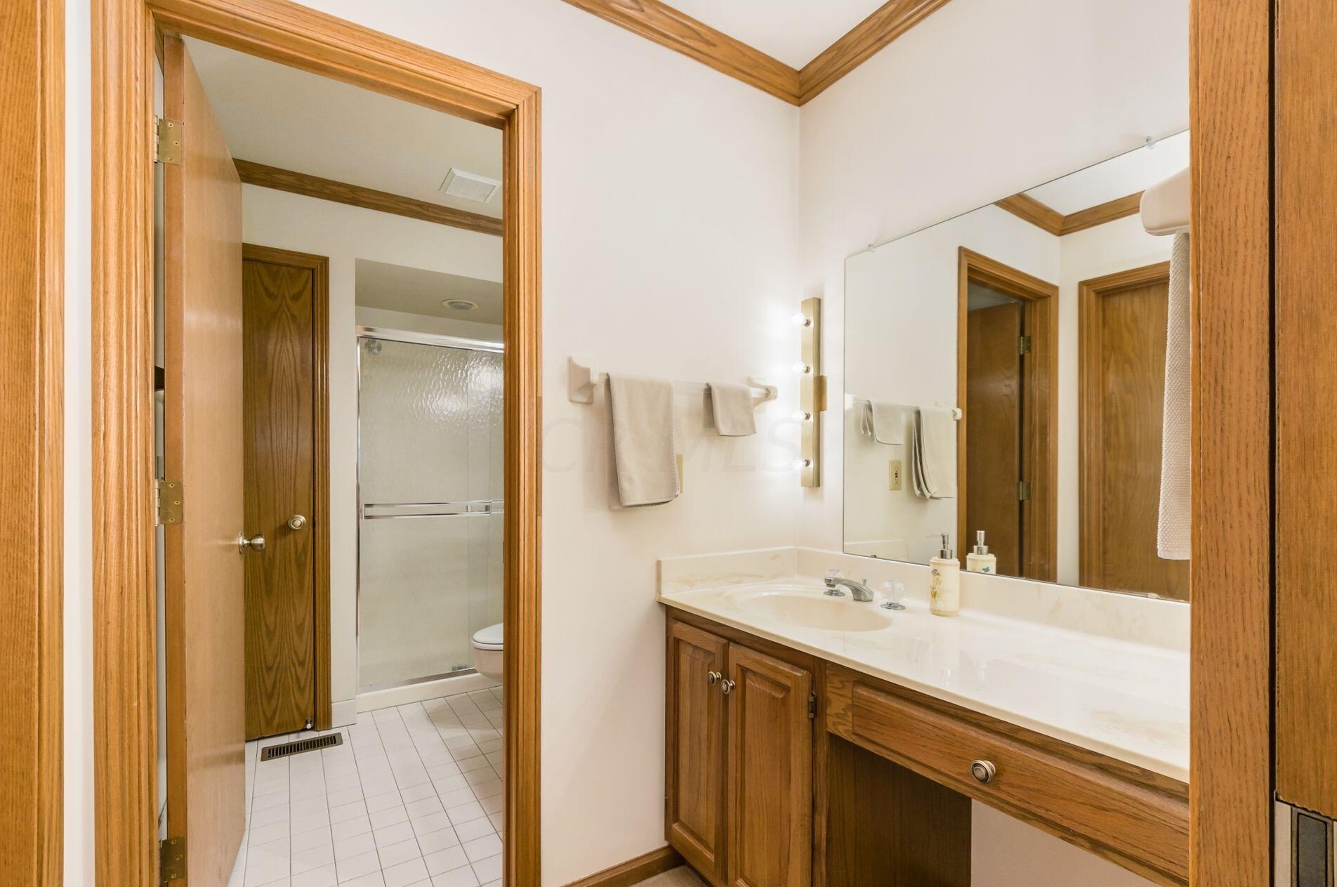 5753 Kingstree Dr, Dublin OH  43017-2226 exterior