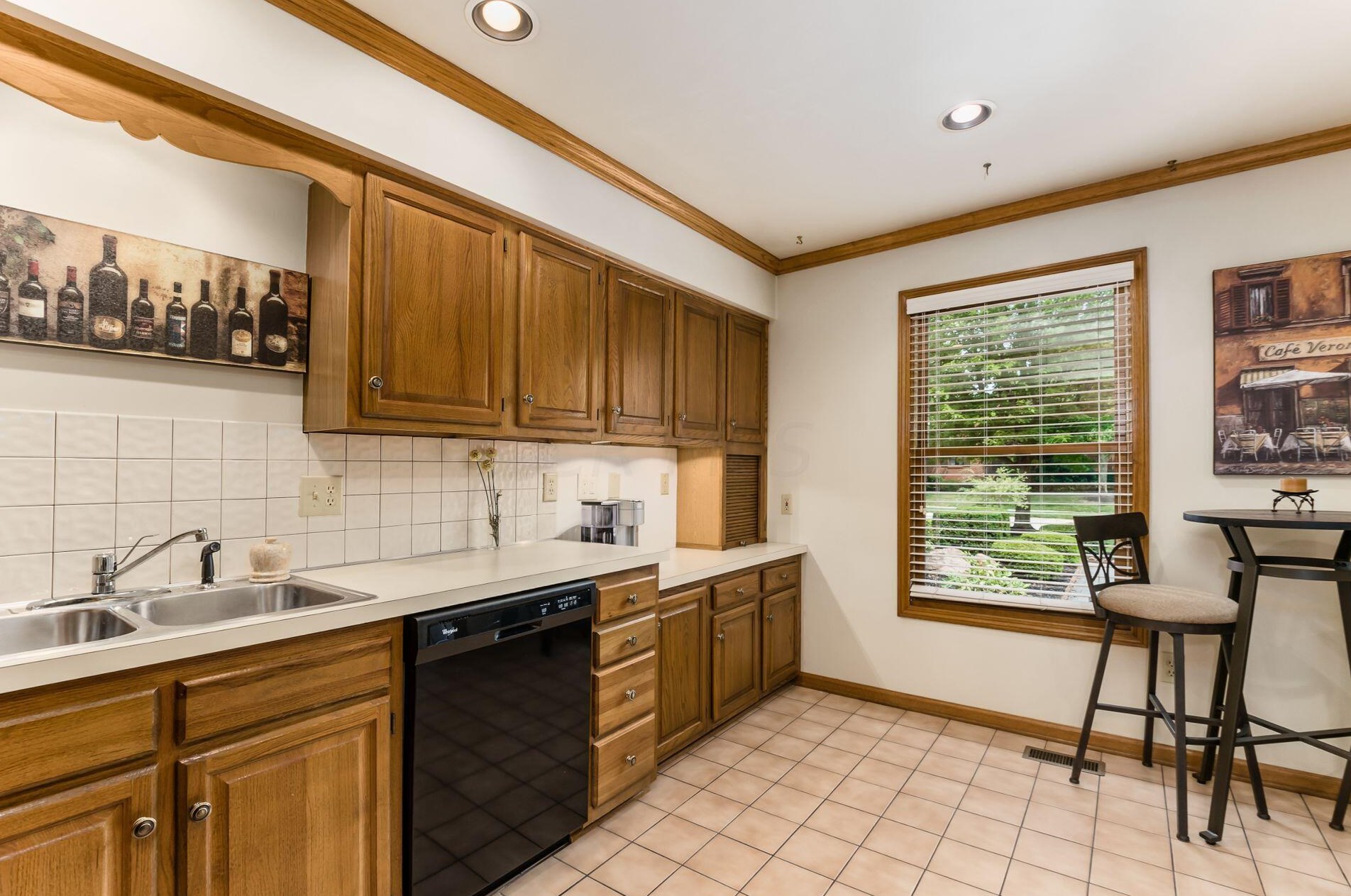 5753 Kingstree Dr, Dublin OH  43017-2226 exterior