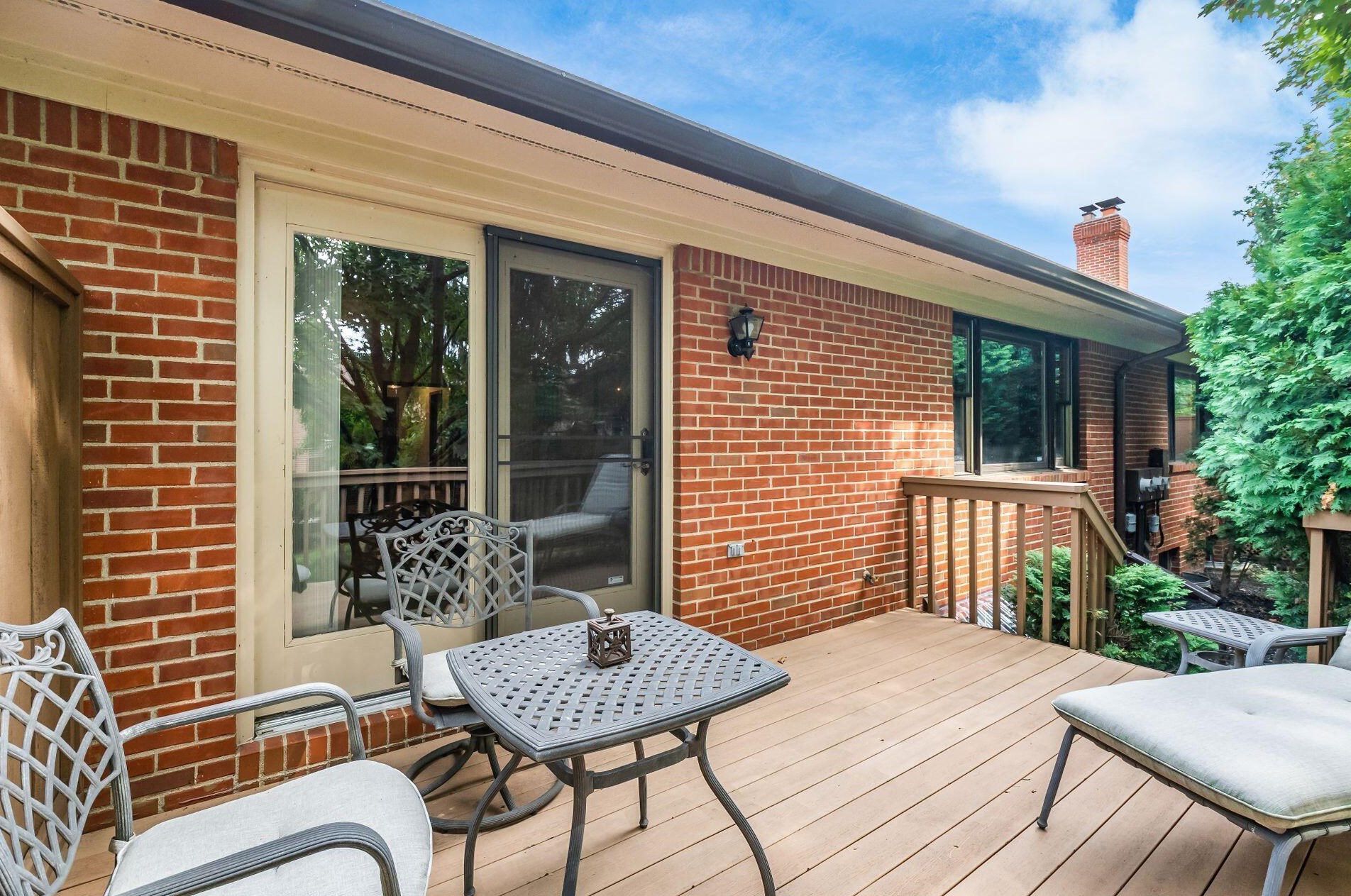 5753 Kingstree Dr, Dublin OH  43017-2226 exterior