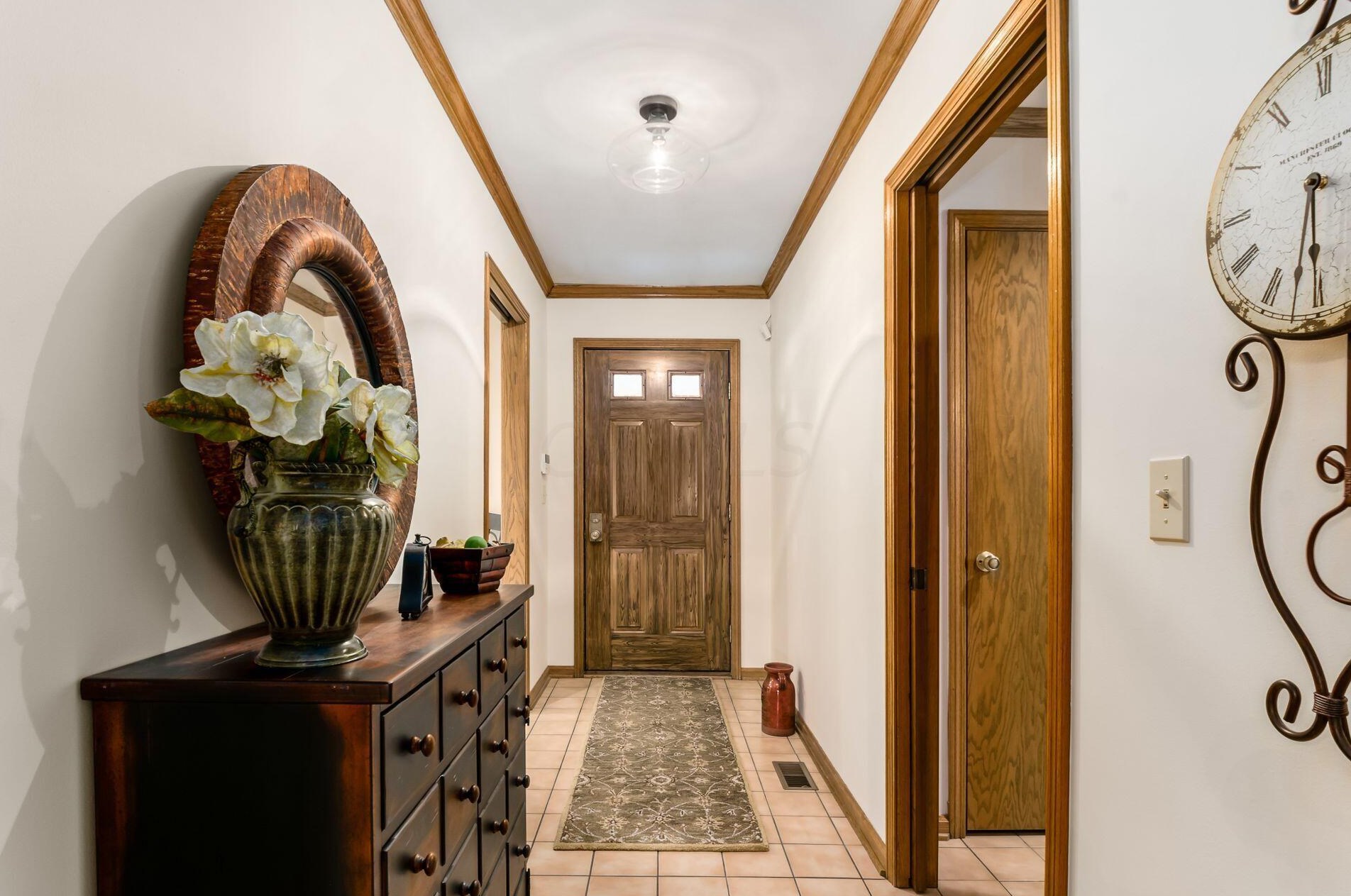 5753 Kingstree Dr, Dublin OH  43017-2226 exterior