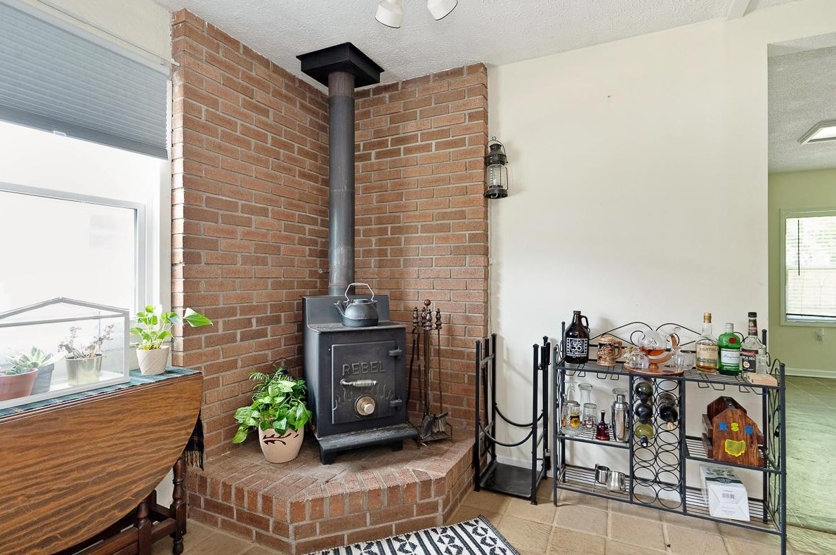 890 Strimple Ave, Columbus OH  43229-5038 exterior