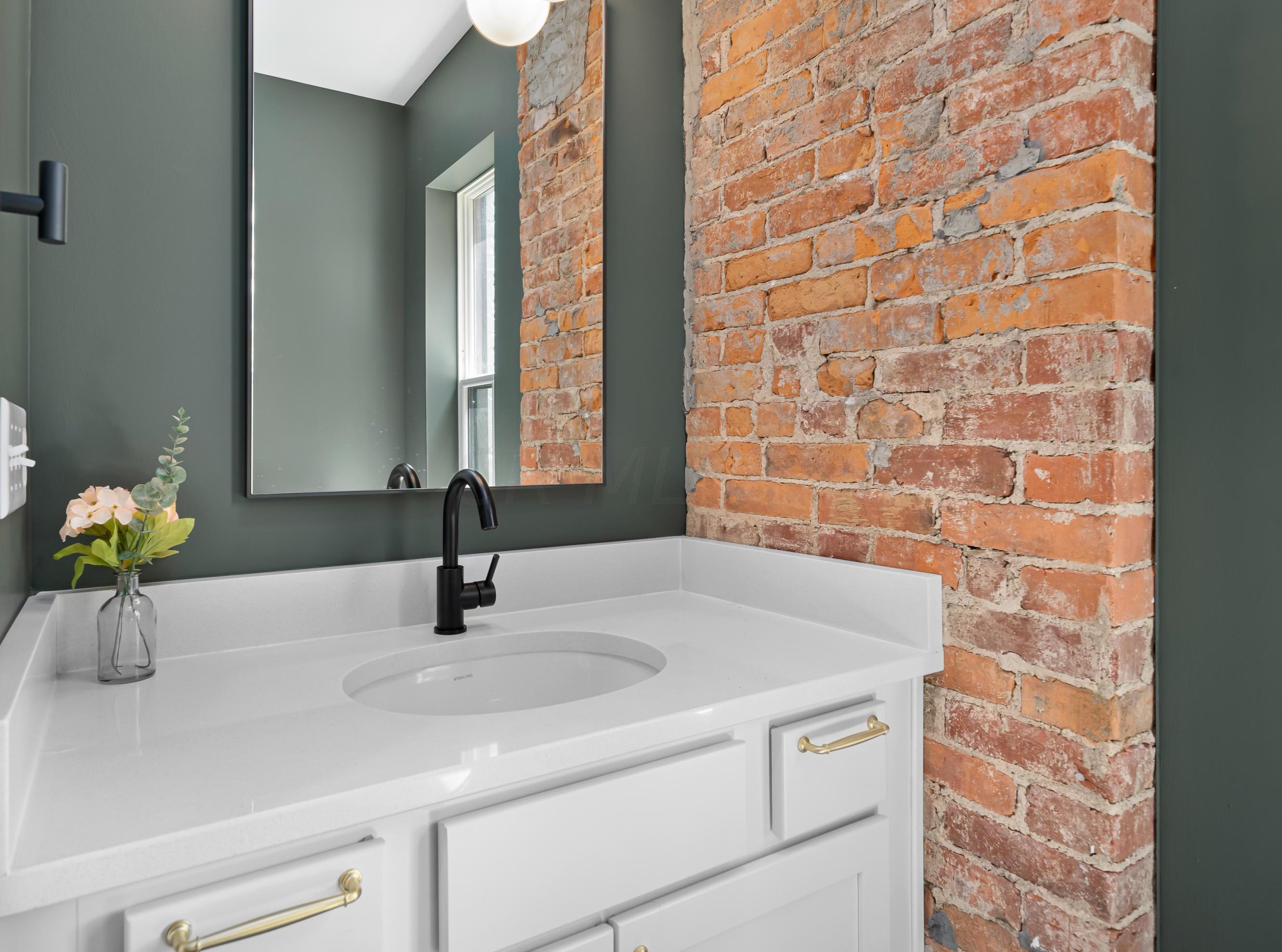 159 21st St, Columbus OH  43203-1588 exterior