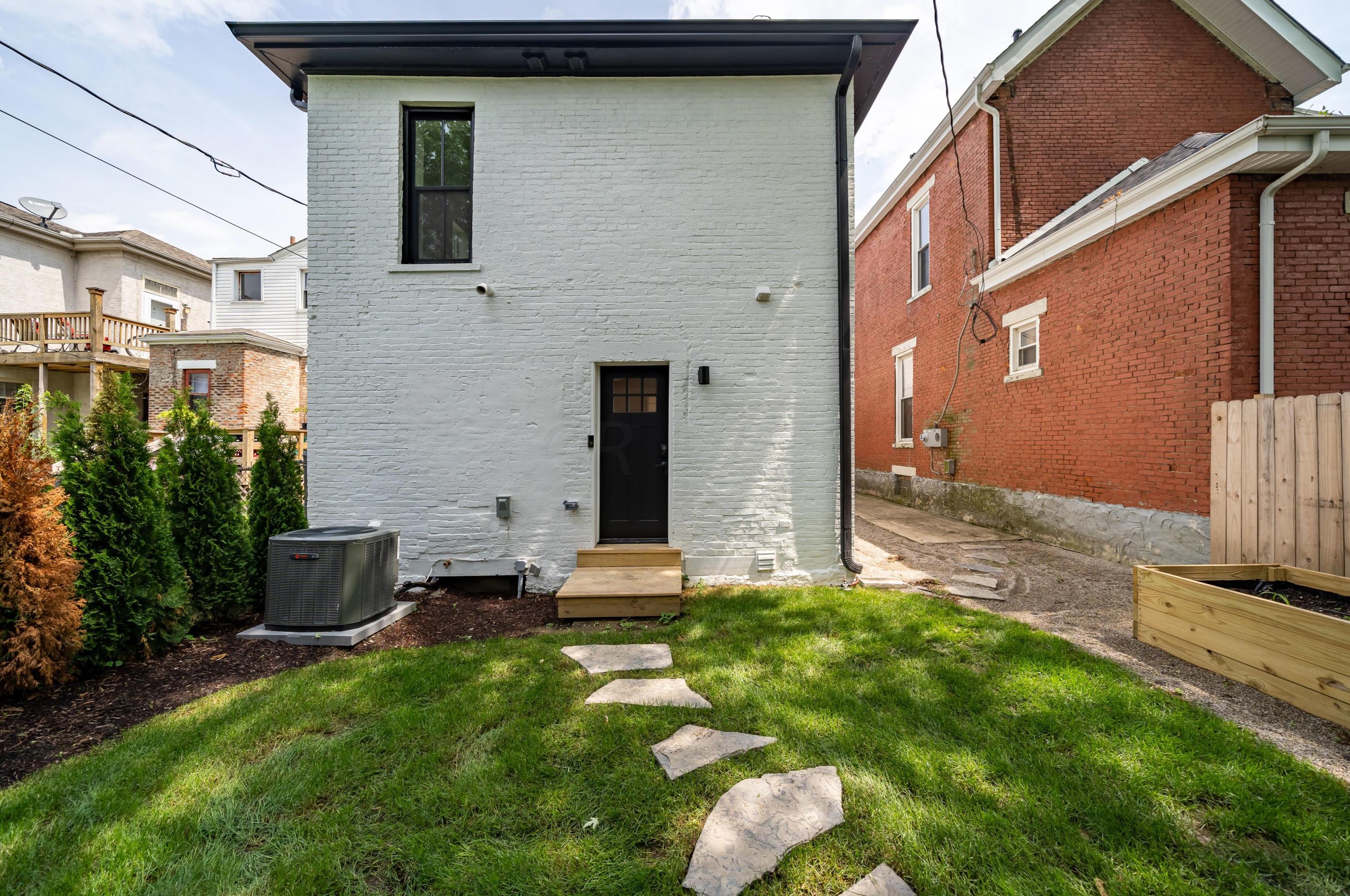 159 21st St, Columbus OH  43203-1588 exterior